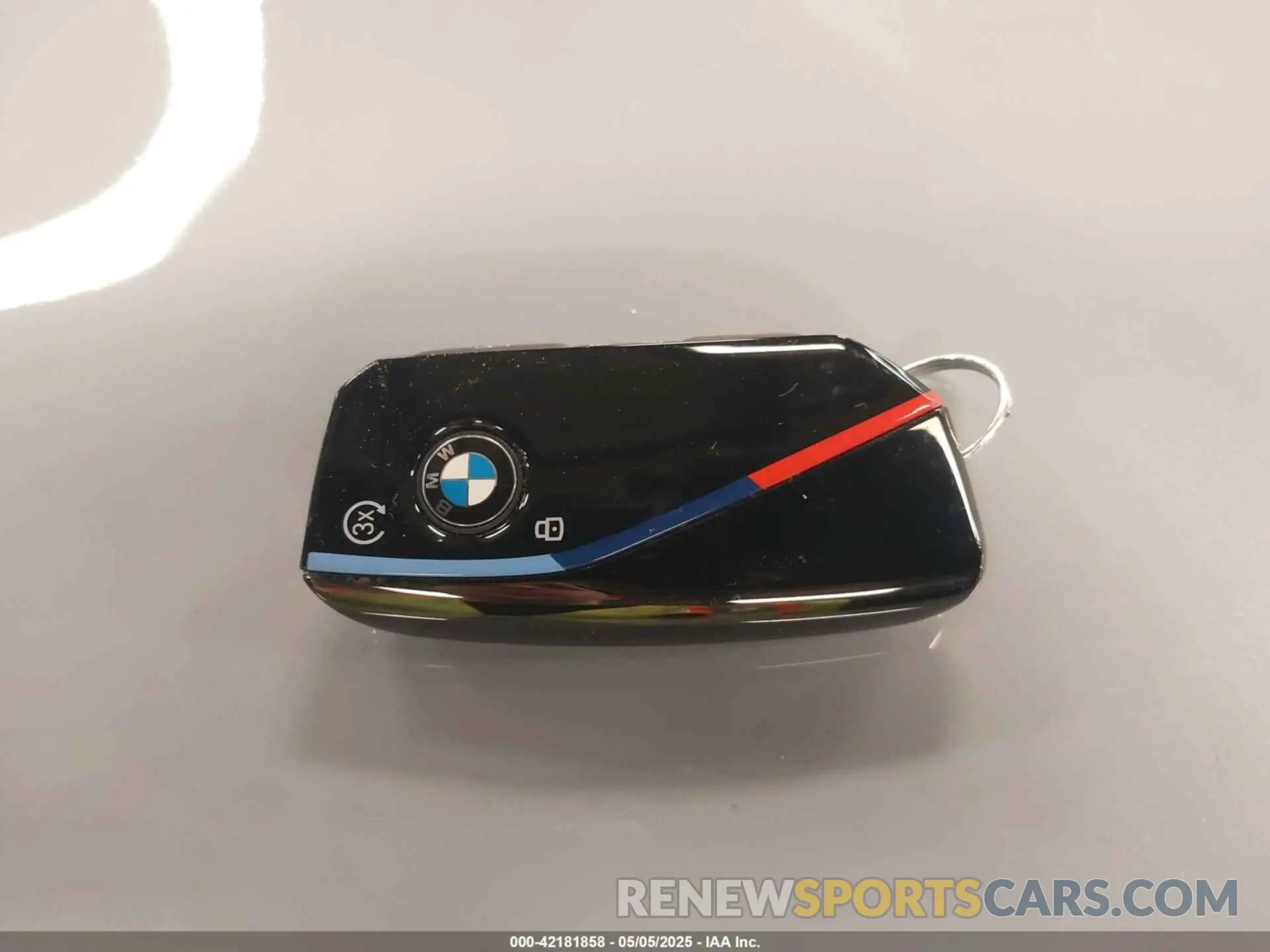 11 Photograph of a damaged car 5YM33CS04S9X59906 BMW XM 2025