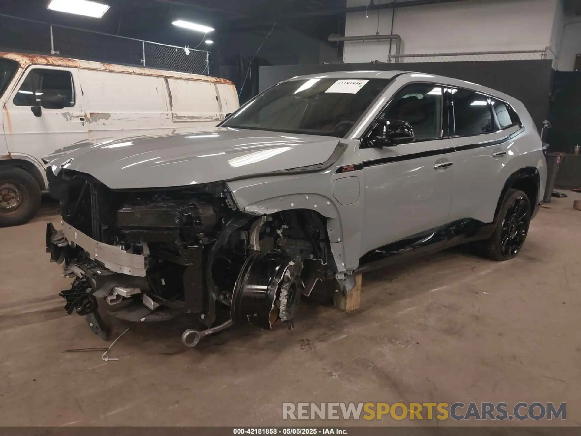 2 Photograph of a damaged car 5YM33CS04S9X59906 BMW XM 2025