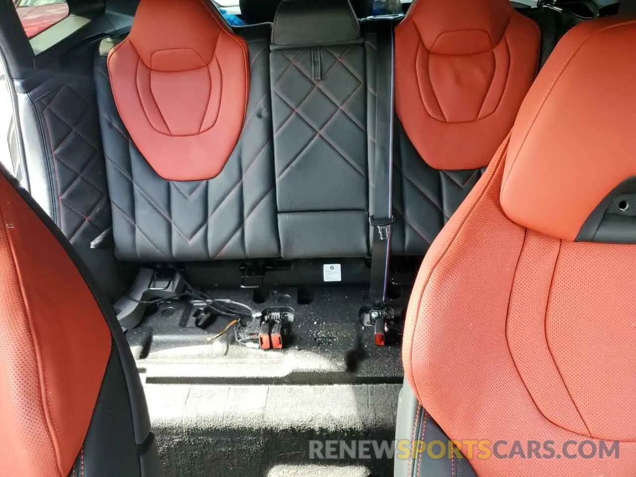 10 Фотография поврежденного автомобиля 5YM33CS05R9U30609 BMW XM LABEL 2024