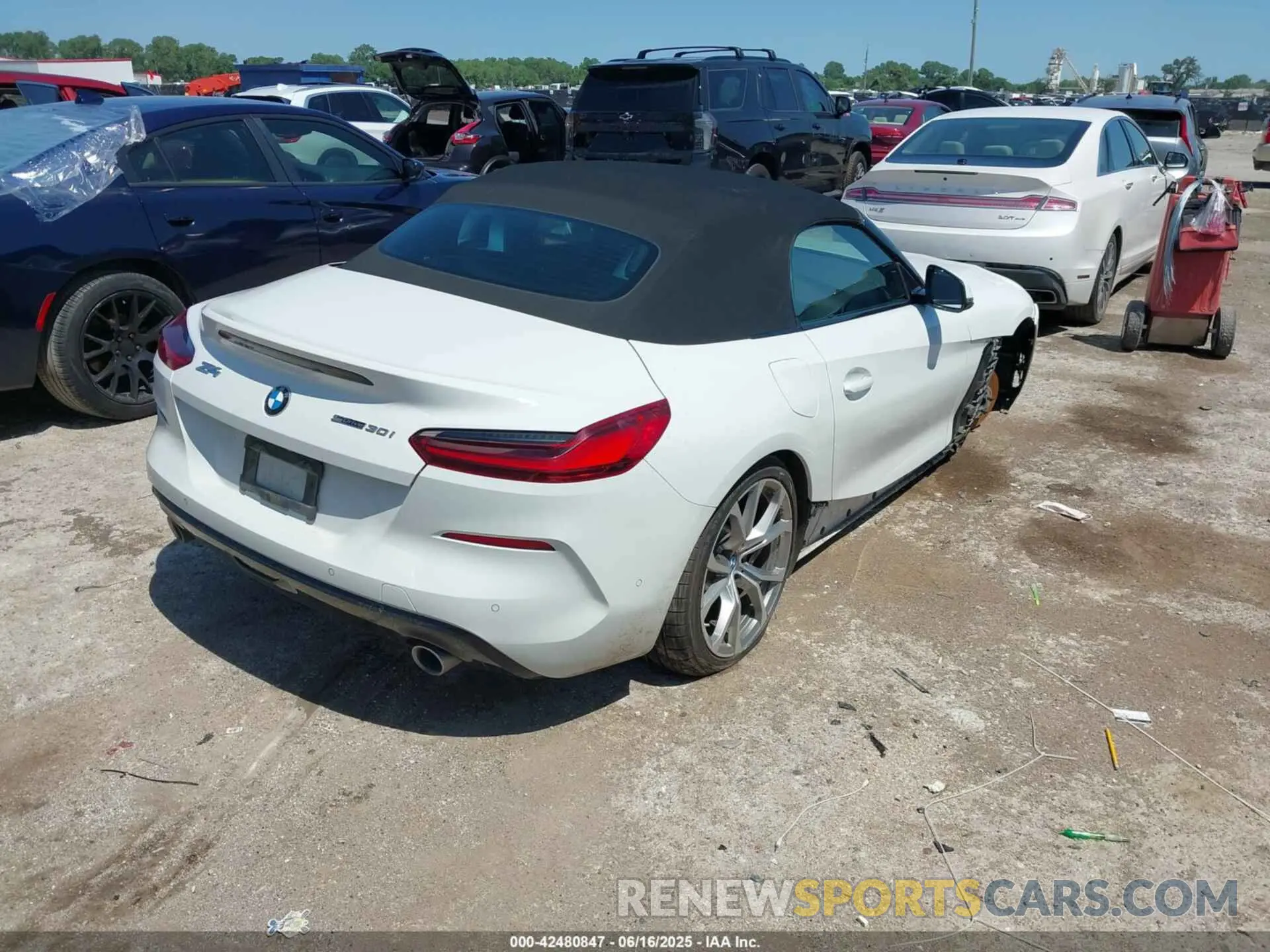 4 Фотография поврежденного автомобиля WBAHF3C04LWW76724 BMW Z4 2020