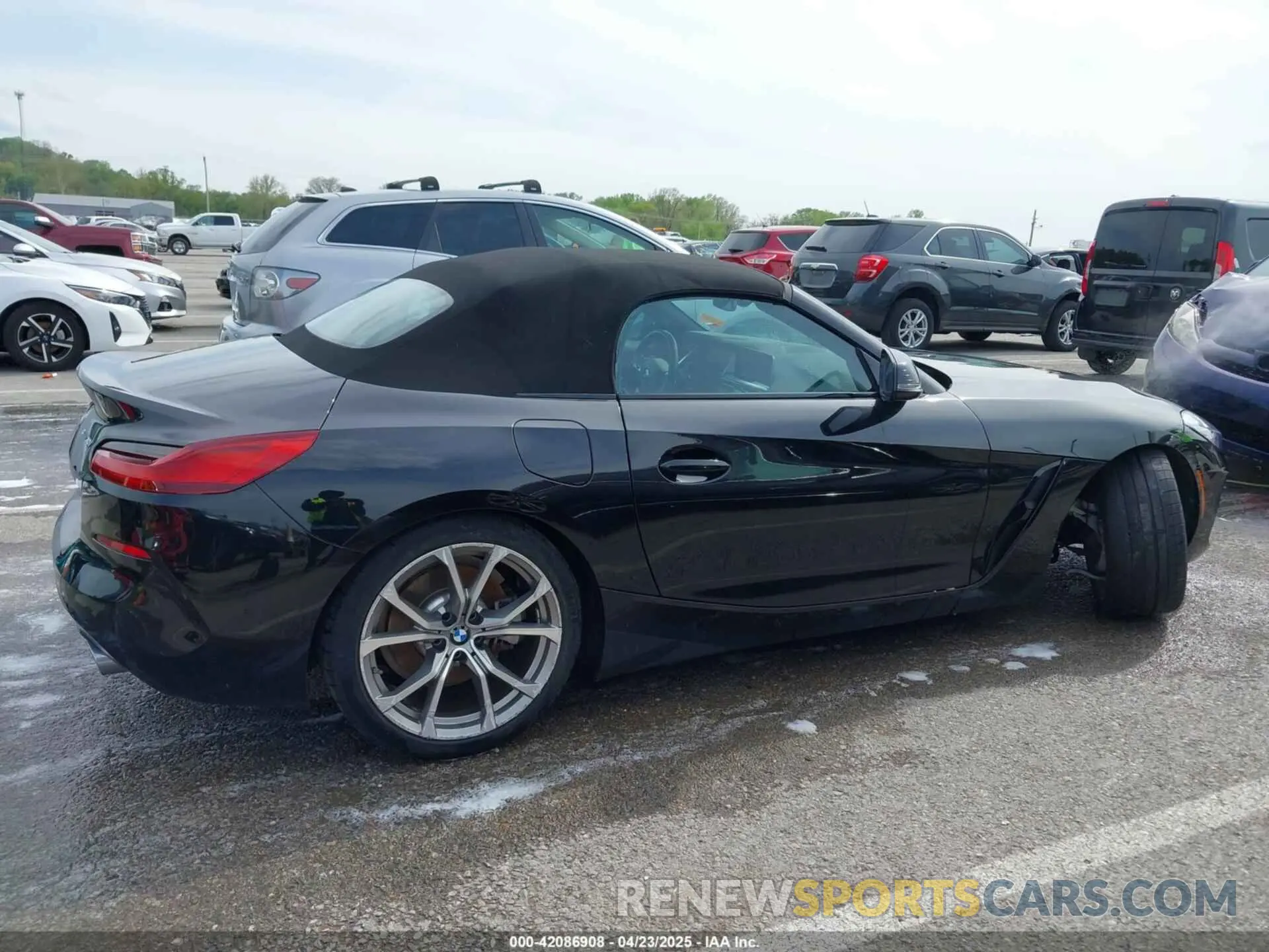 13 Photograph of a damaged car WBAHF3C06LWW54465 BMW Z4 2020