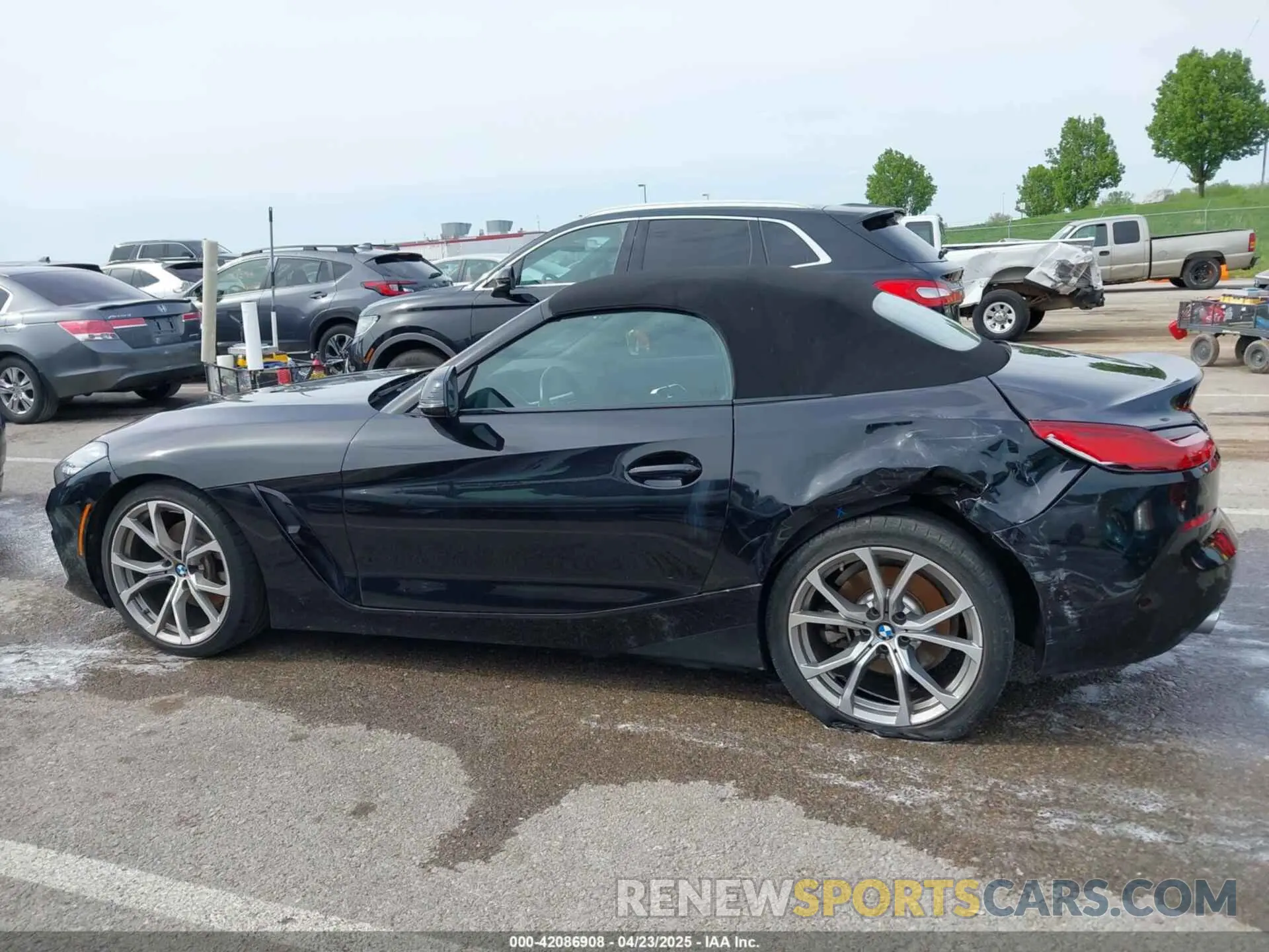 14 Photograph of a damaged car WBAHF3C06LWW54465 BMW Z4 2020