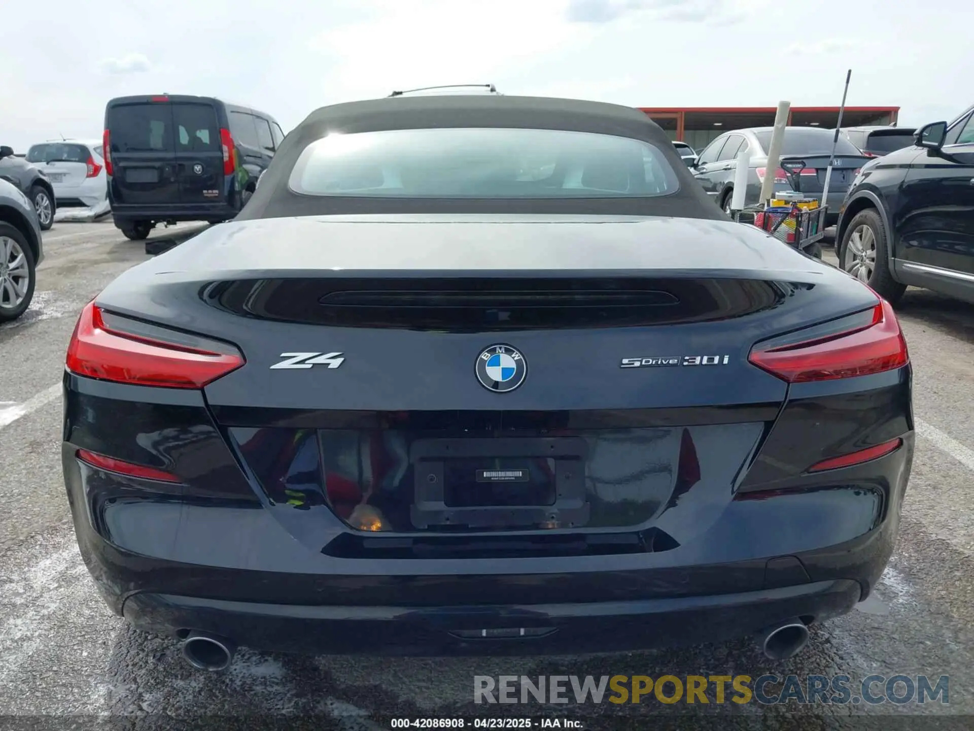 16 Photograph of a damaged car WBAHF3C06LWW54465 BMW Z4 2020