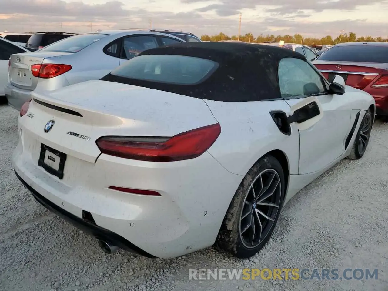 4 Фотография поврежденного автомобиля WBAHF3C01MWX25752 BMW Z4 2021