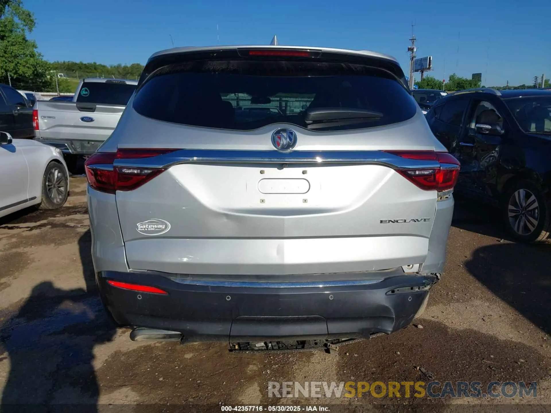 16 Photograph of a damaged car 5GAERAKW1KJ117572 BUICK ENCLAVE 2019