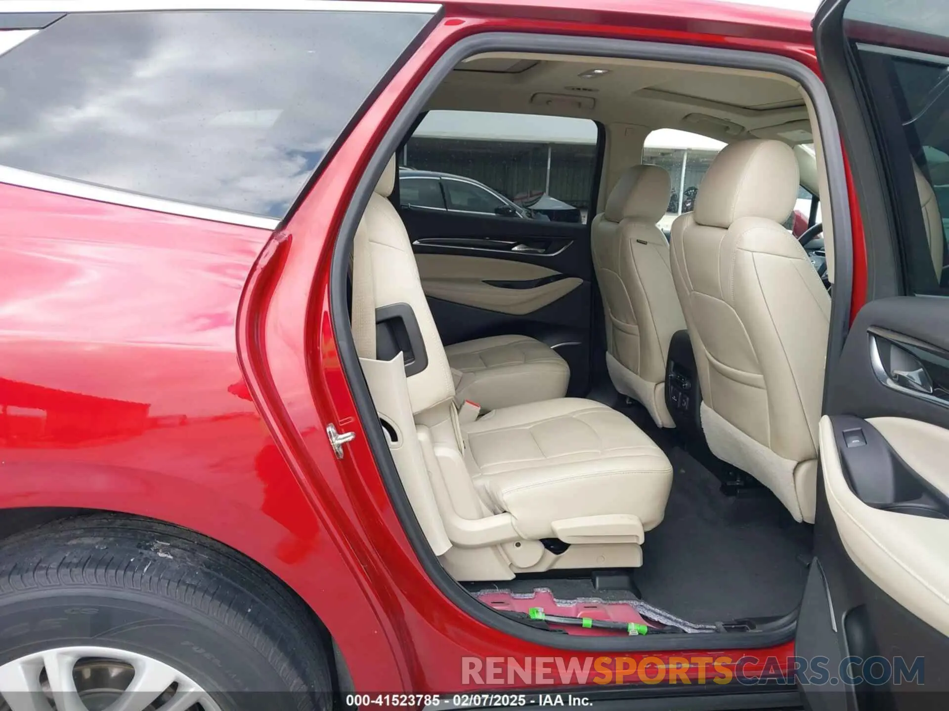8 Photograph of a damaged car 5GAERBKW7KJ172825 BUICK ENCLAVE 2019