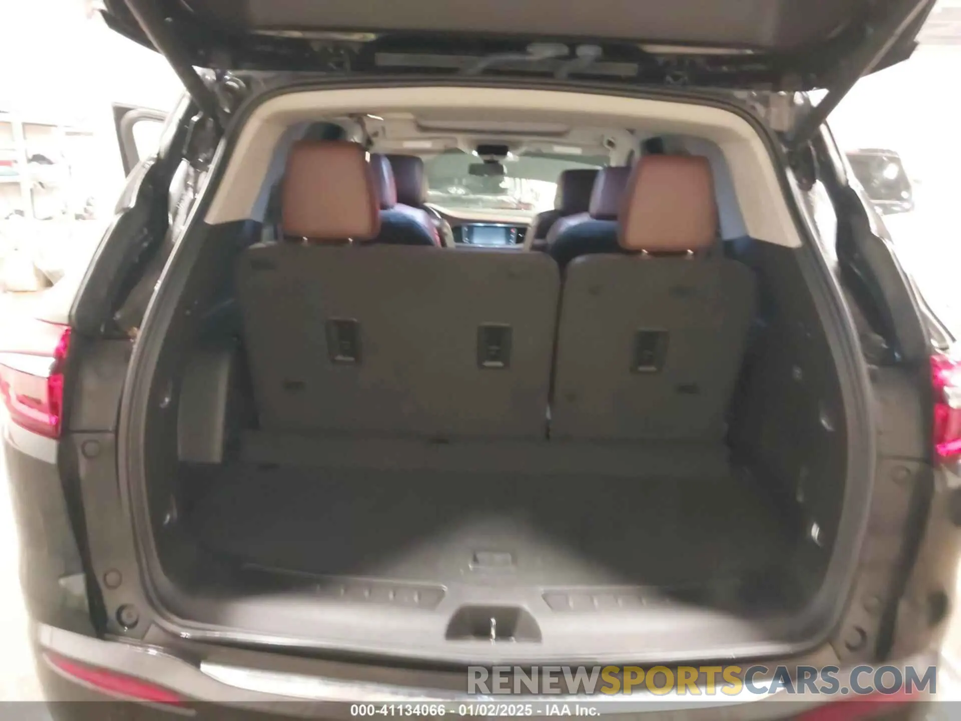 16 Photograph of a damaged car 5GAERDKW5KJ104728 BUICK ENCLAVE 2019