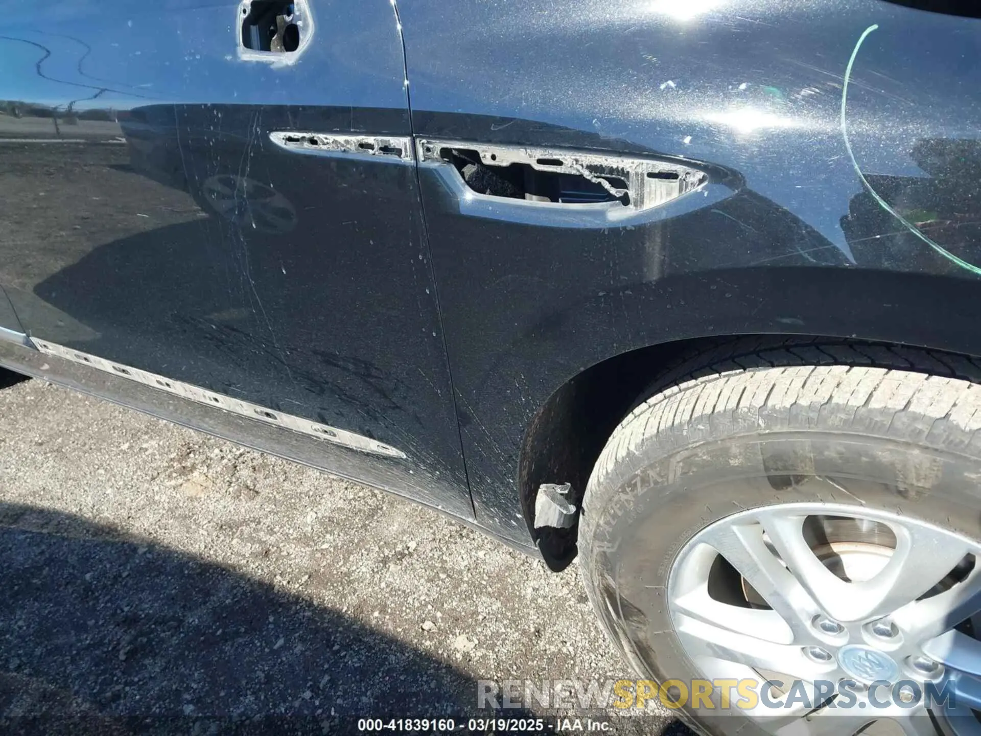 18 Photograph of a damaged car 5GAEVAKWXKJ135225 BUICK ENCLAVE 2019