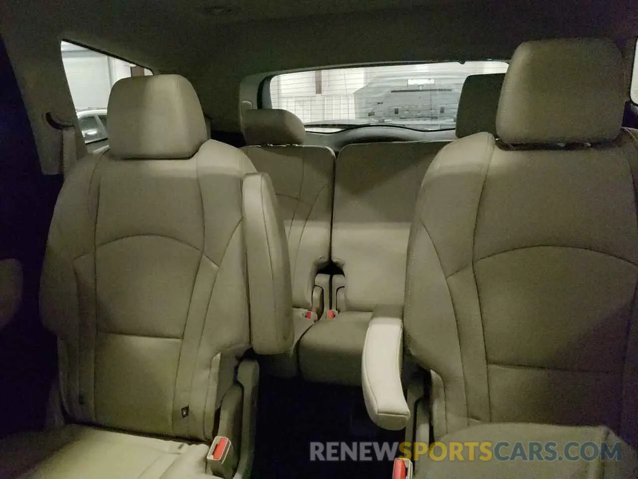 10 Photograph of a damaged car 5GAEVBKW8KJ311825 BUICK ENCLAVE 2019