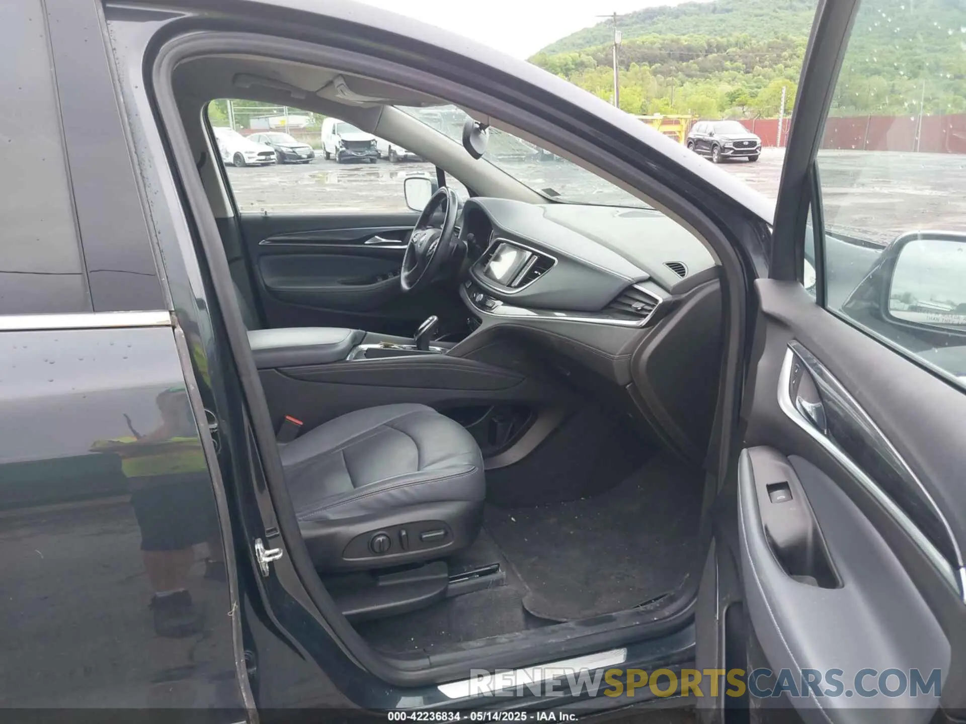 5 Photograph of a damaged car 5GAERBKW5LJ214538 BUICK ENCLAVE 2020