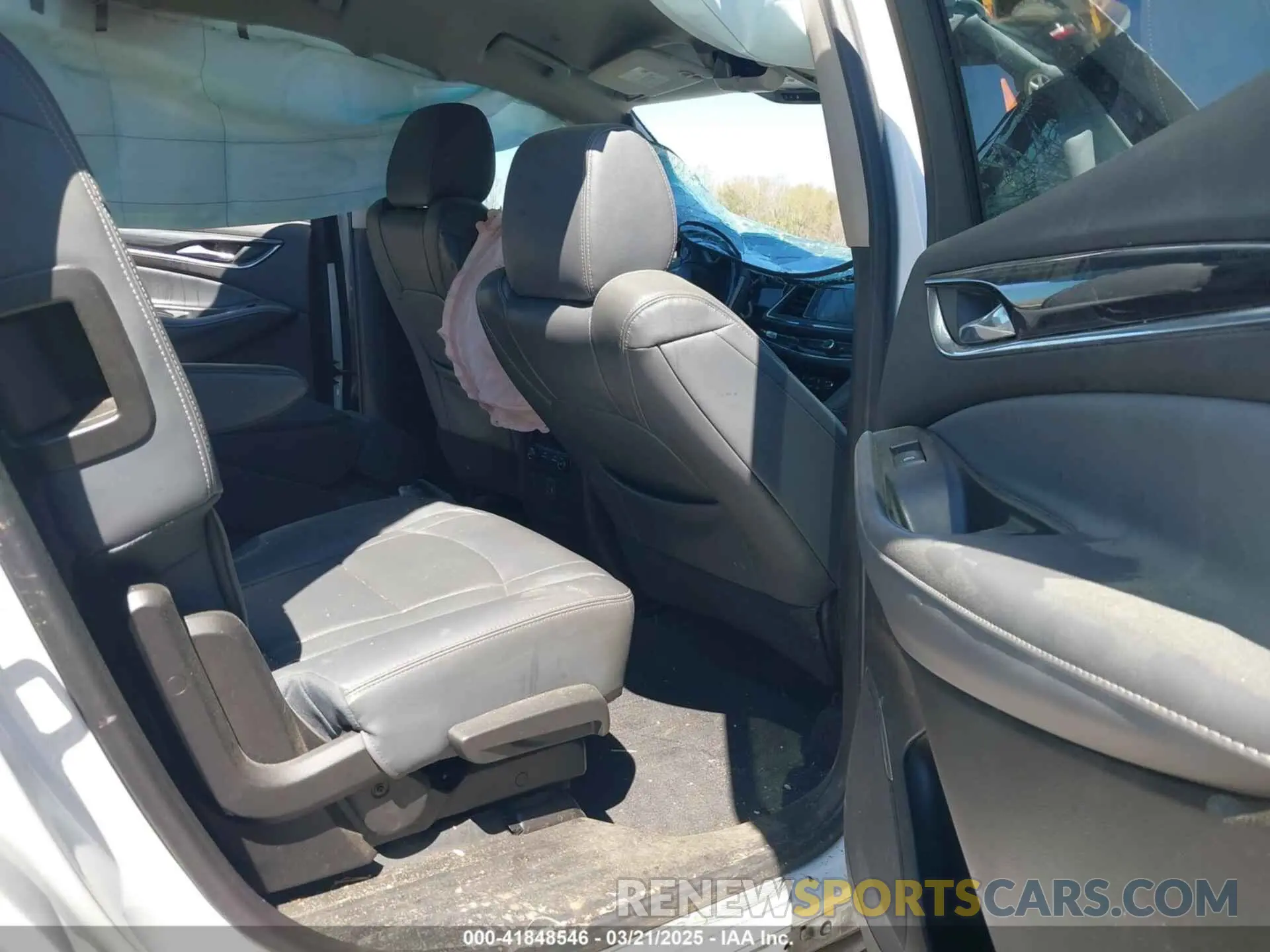 8 Photograph of a damaged car 5GAERBKW7LJ201659 BUICK ENCLAVE 2020