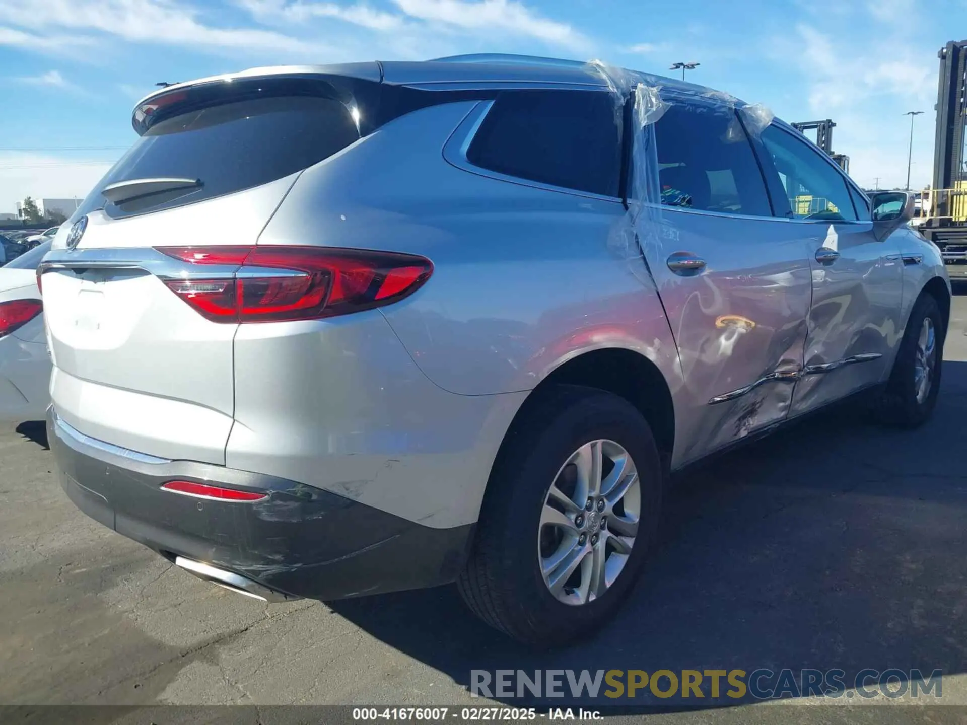4 Photograph of a damaged car 5GAERBKW8LJ125823 BUICK ENCLAVE 2020