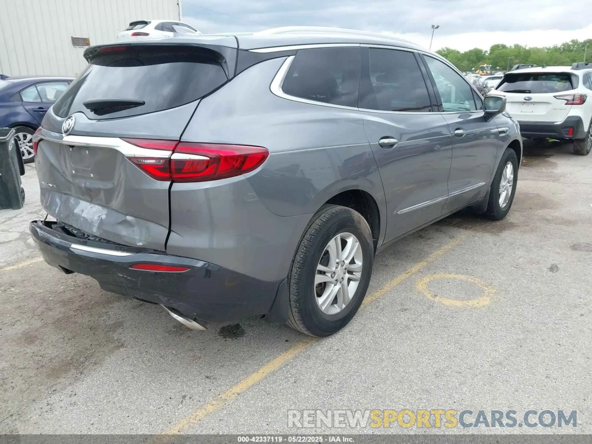 4 Photograph of a damaged car 5GAERBKW8LJ221211 BUICK ENCLAVE 2020