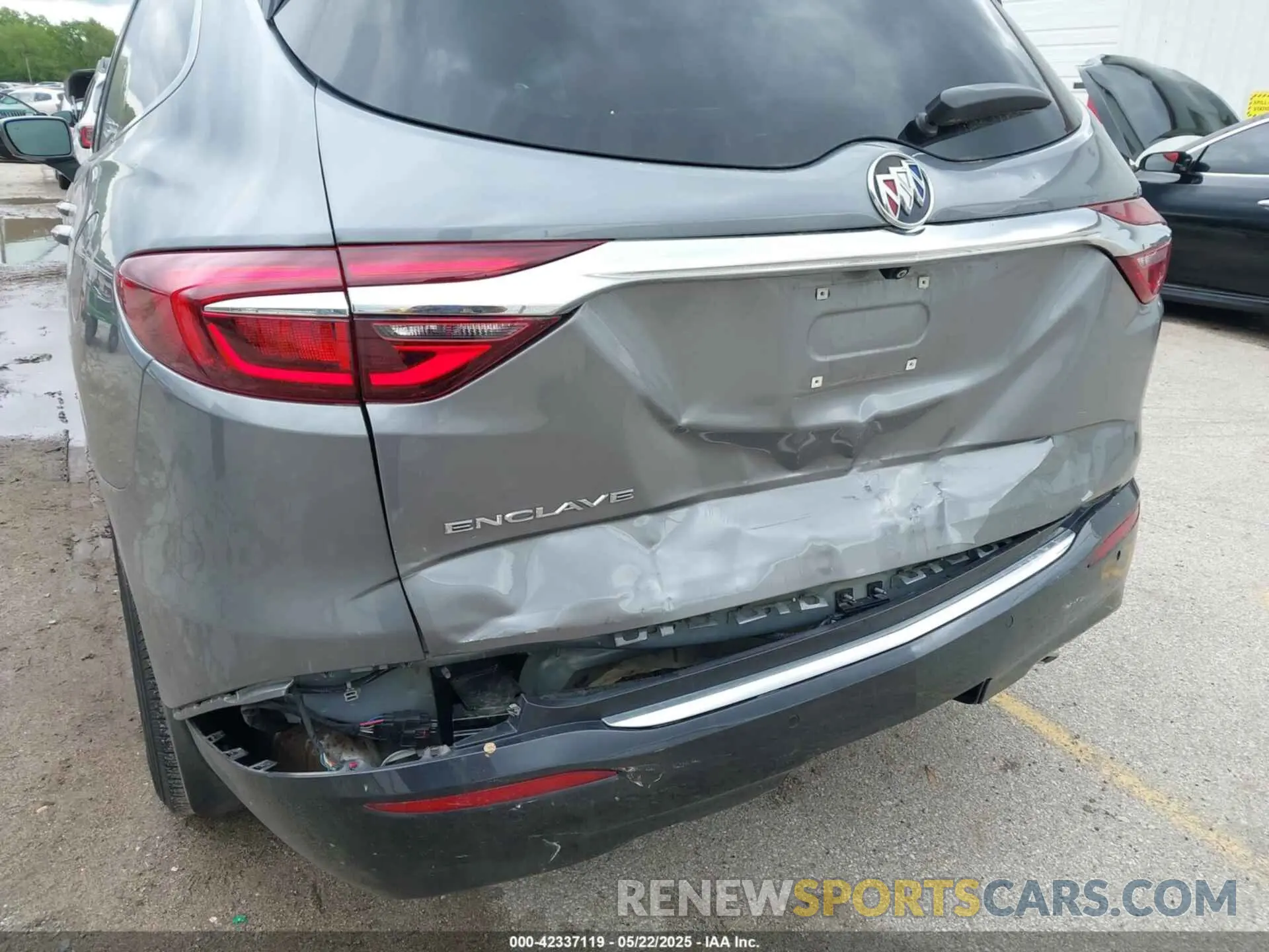 6 Photograph of a damaged car 5GAERBKW8LJ221211 BUICK ENCLAVE 2020