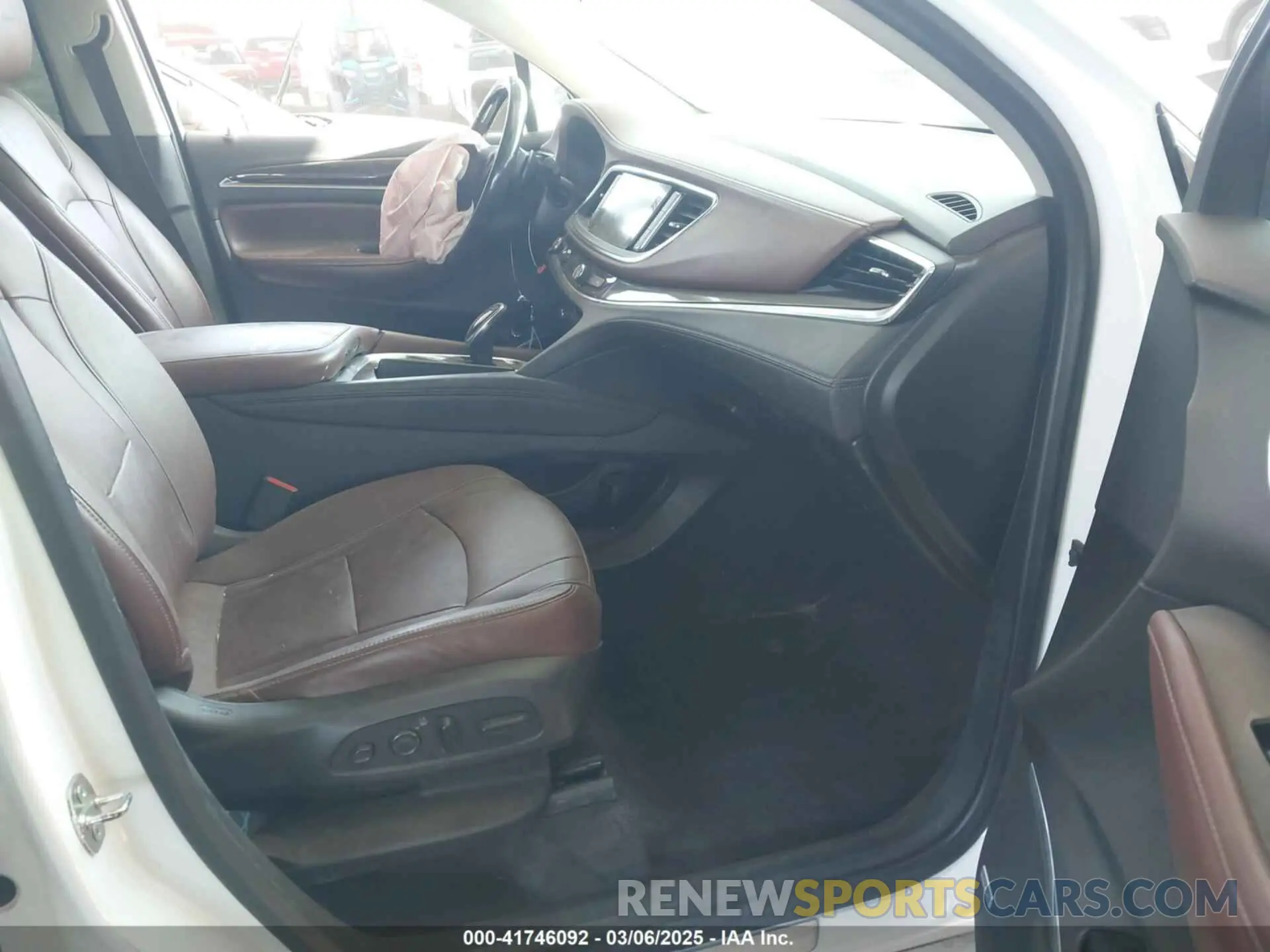 5 Photograph of a damaged car 5GAERDKW0LJ258250 BUICK ENCLAVE 2020