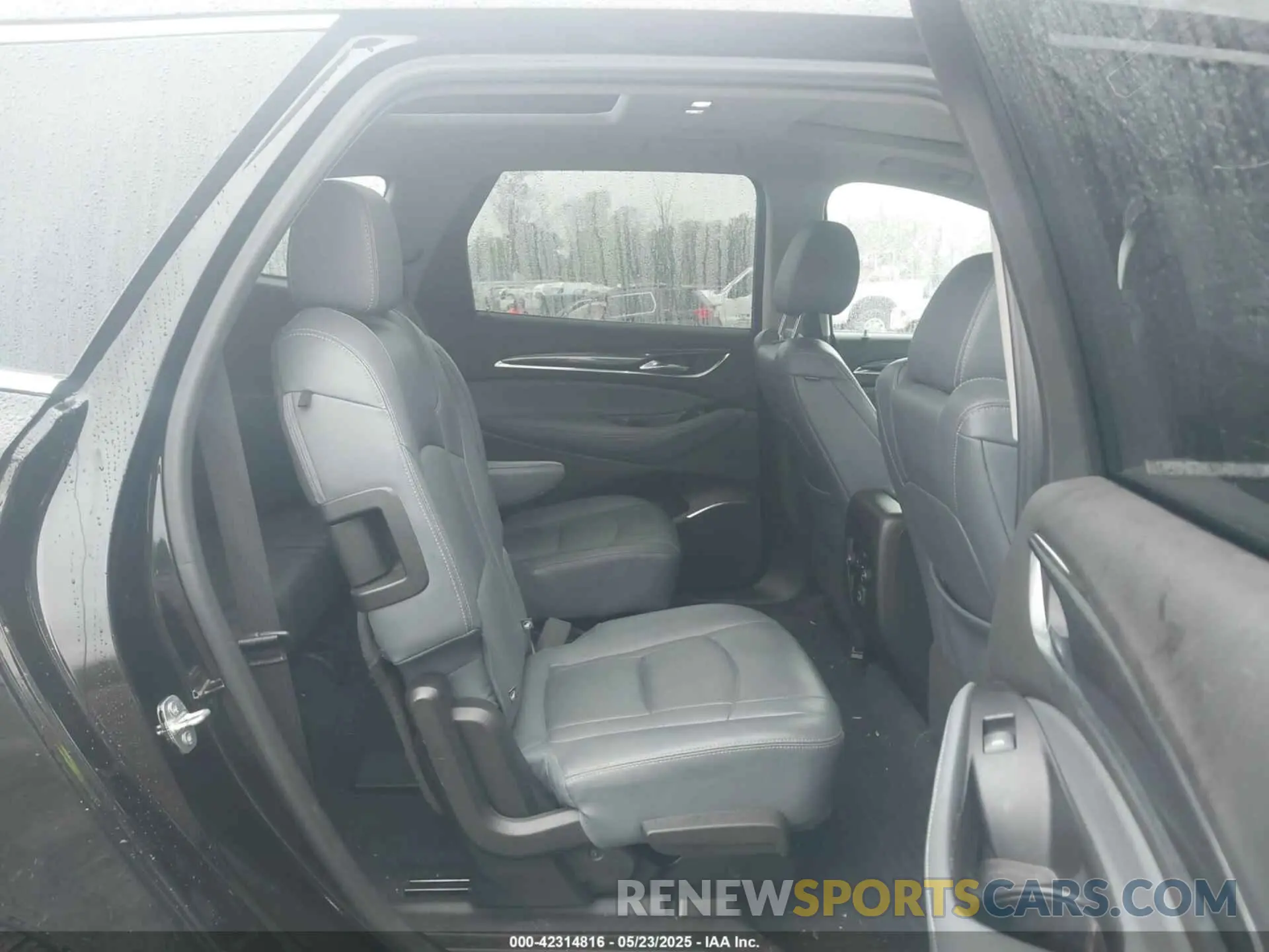 8 Photograph of a damaged car 5GAEVAKW4LJ175379 BUICK ENCLAVE 2020