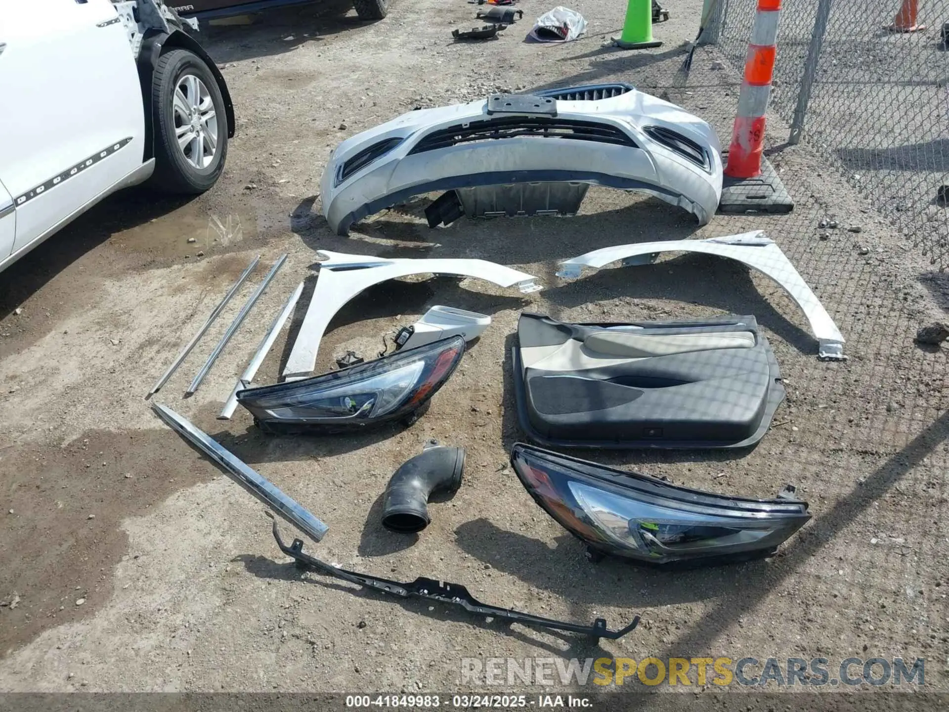 12 Photograph of a damaged car 5GAEVAKW6LJ149950 BUICK ENCLAVE 2020