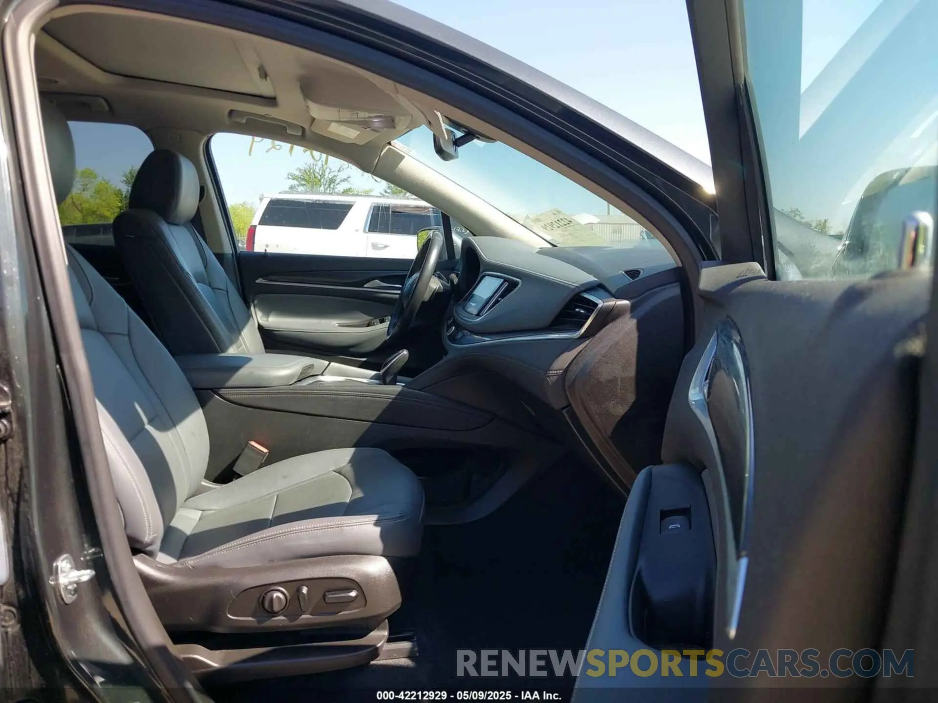 5 Фотография поврежденного автомобиля 5GAEVAKWXLJ185835 BUICK ENCLAVE 2020