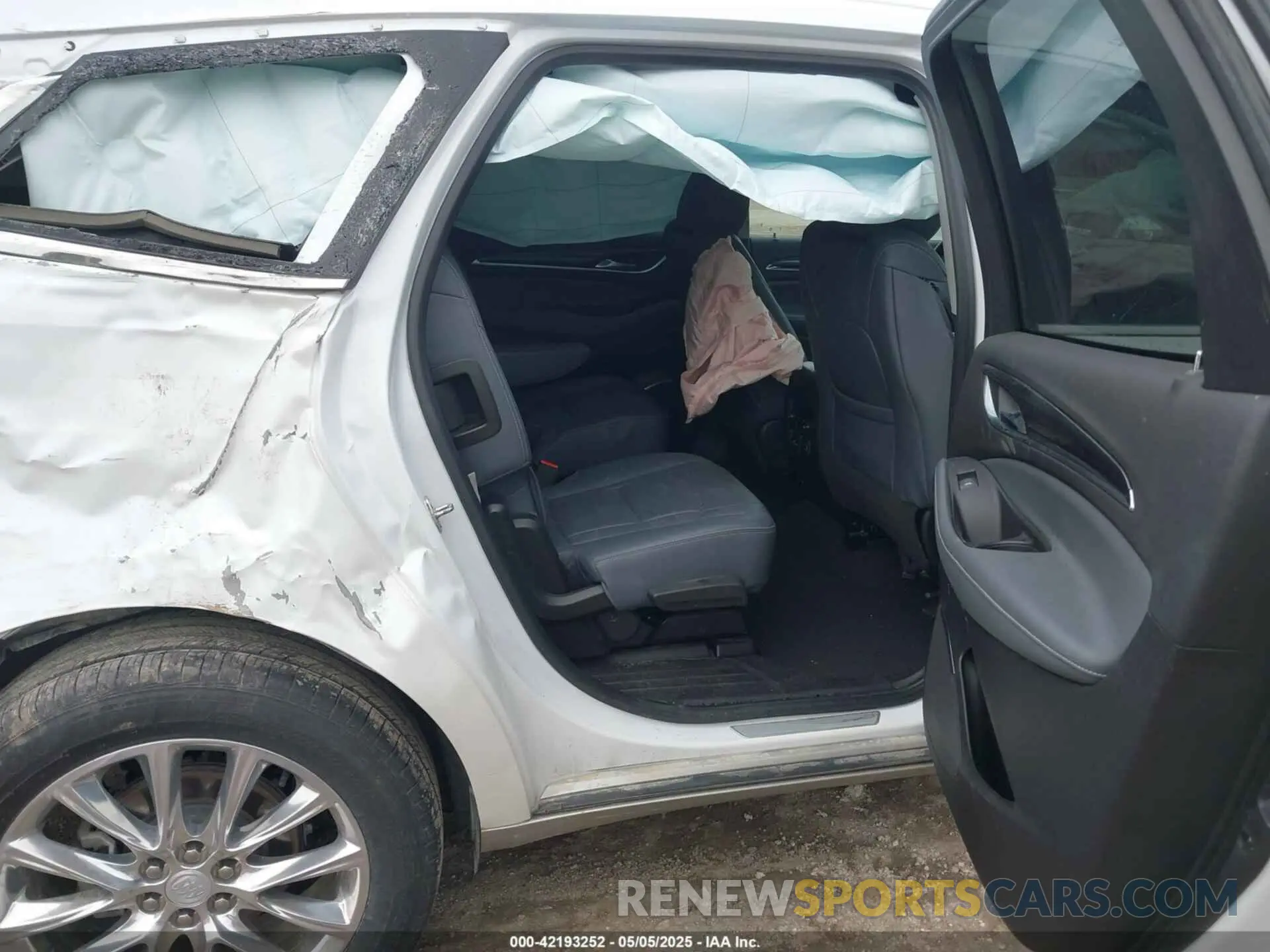 8 Фотография поврежденного автомобиля 5GAEVBKW7LJ146223 BUICK ENCLAVE 2020
