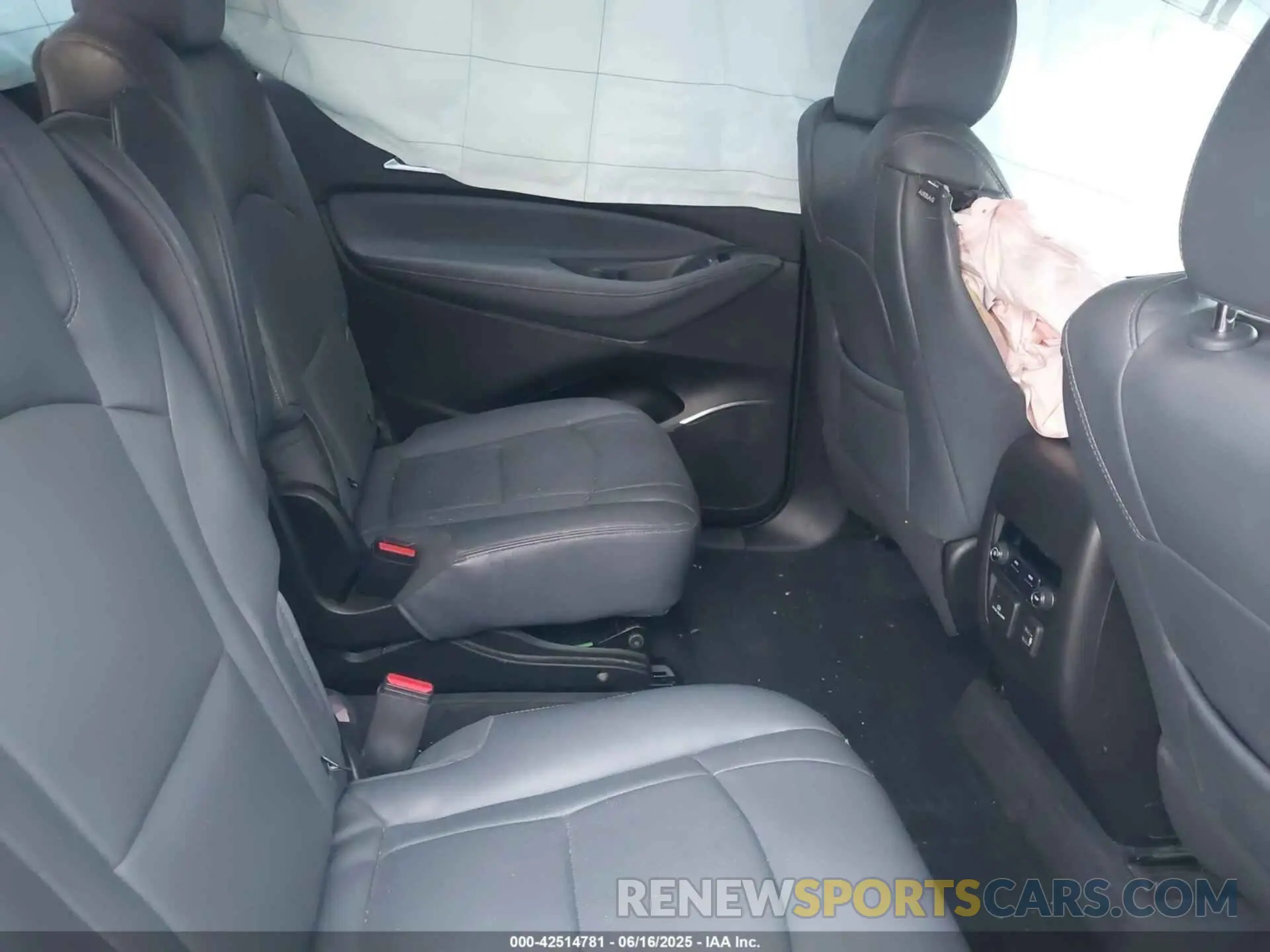 8 Photograph of a damaged car 5GAERBKW3MJ263108 BUICK ENCLAVE 2021