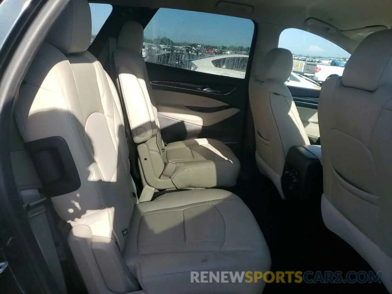 11 Photograph of a damaged car 5GAERBKW4MJ165057 BUICK ENCLAVE 2021