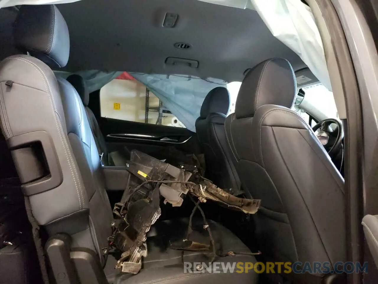 11 Photograph of a damaged car 5GAERBKW9MJ172702 BUICK ENCLAVE 2021