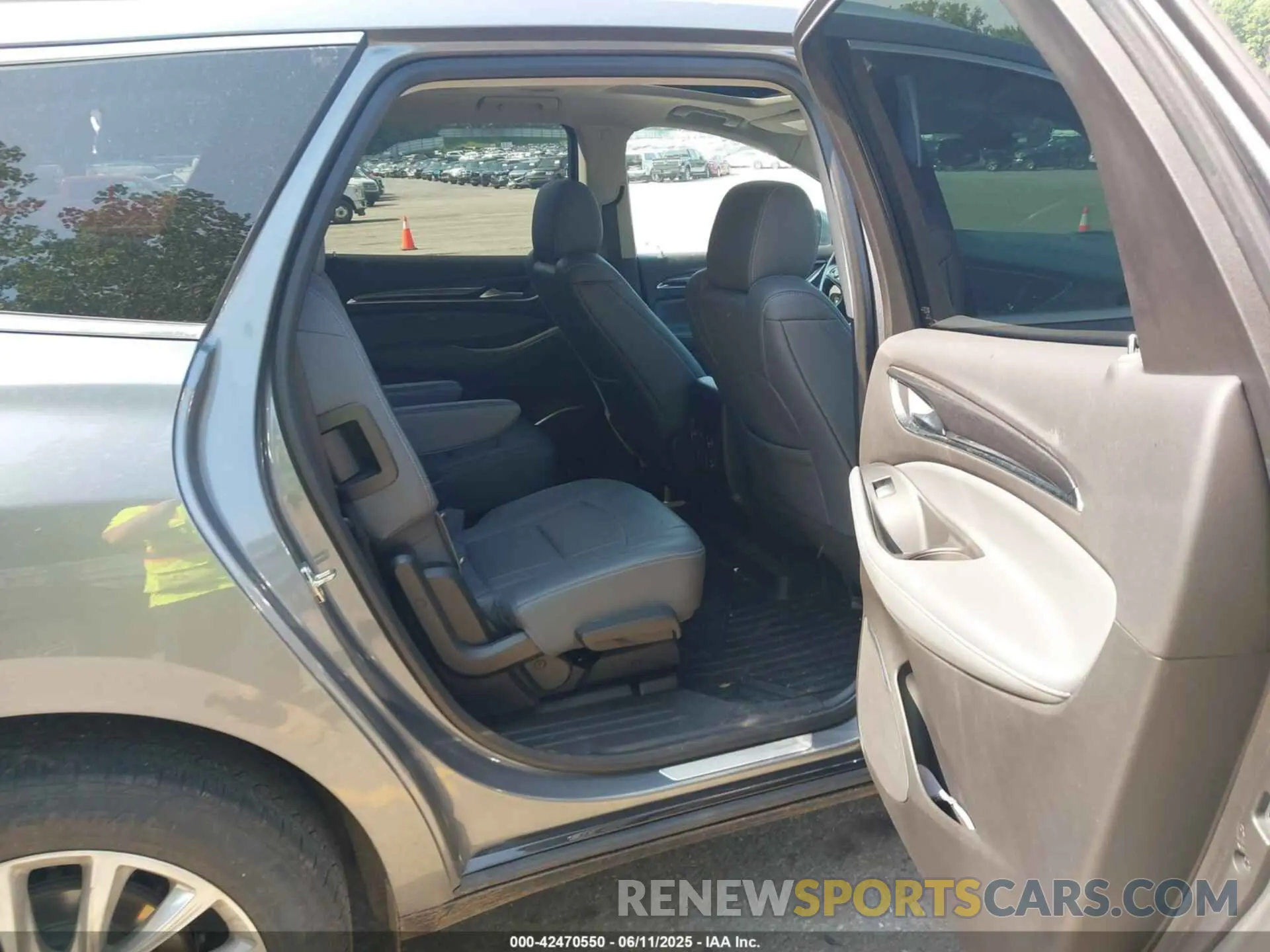 8 Фотография поврежденного автомобиля 5GAEVAKW9MJ103837 BUICK ENCLAVE 2021