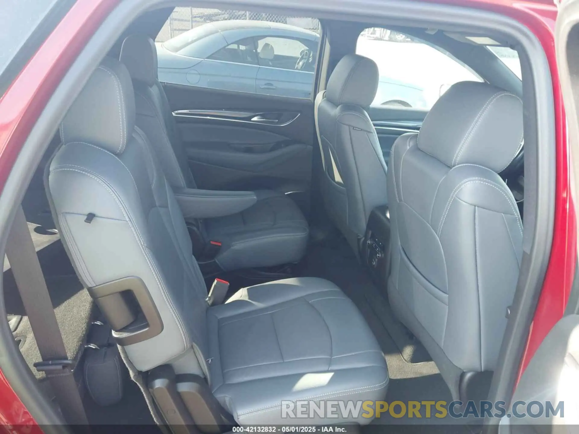 8 Фотография поврежденного автомобиля 5GAEVAKW5NJ135444 BUICK ENCLAVE 2022