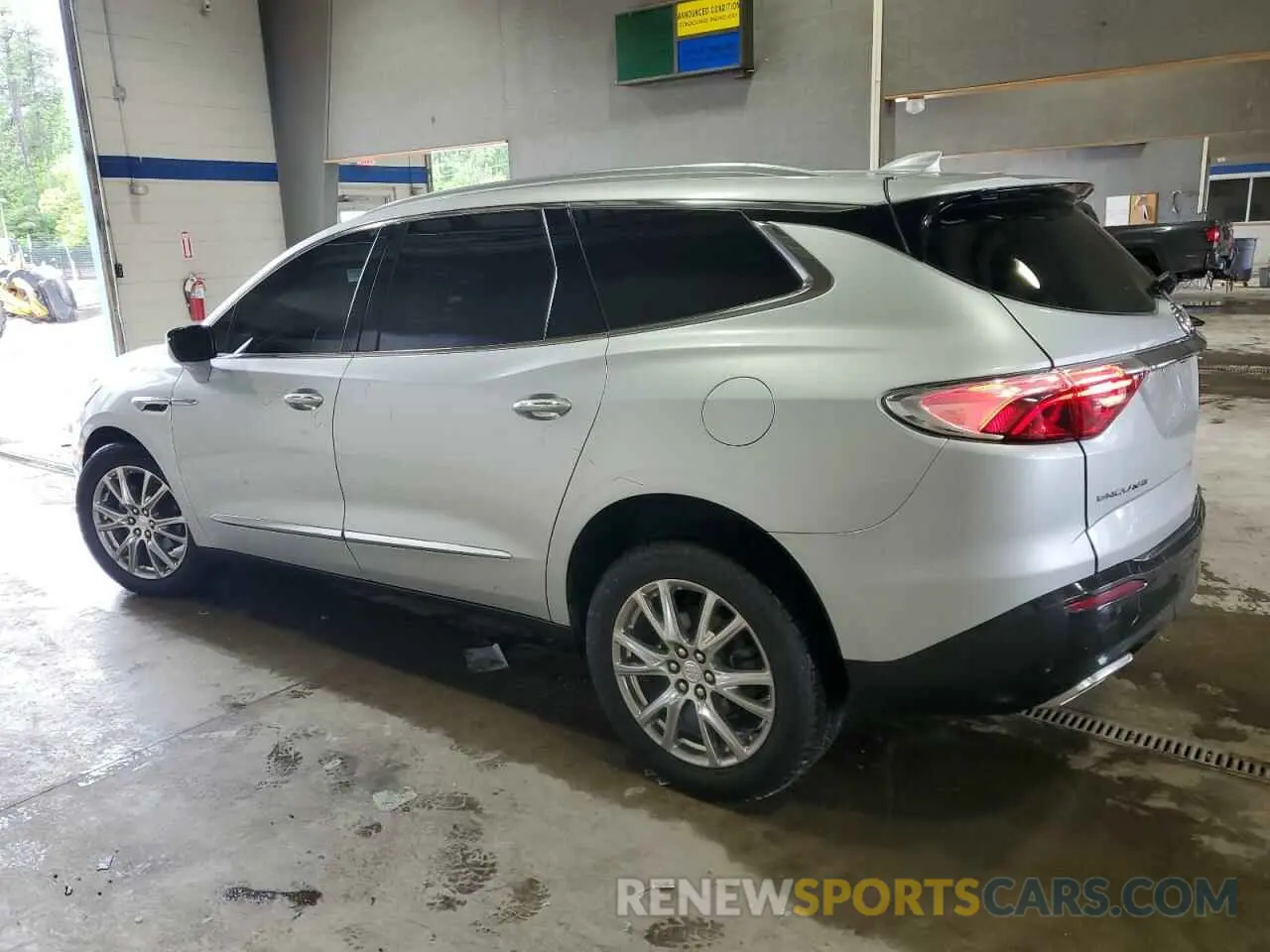 2 Photograph of a damaged car 5GAEVBKW9NJ125098 BUICK ENCLAVE 2022