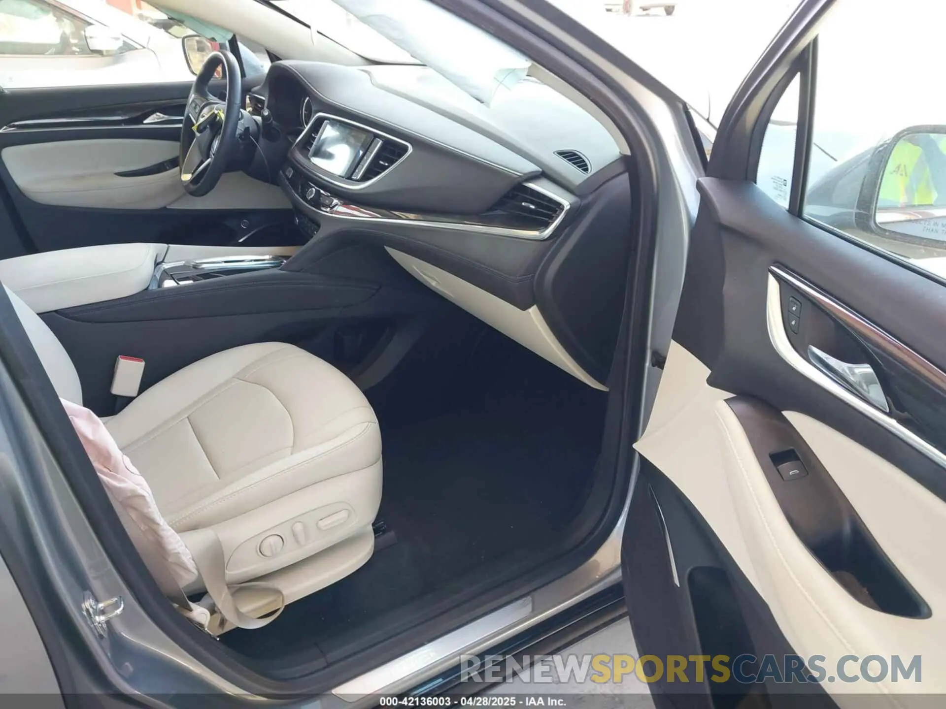5 Photograph of a damaged car 5GAERBKW1PJ239992 BUICK ENCLAVE 2023