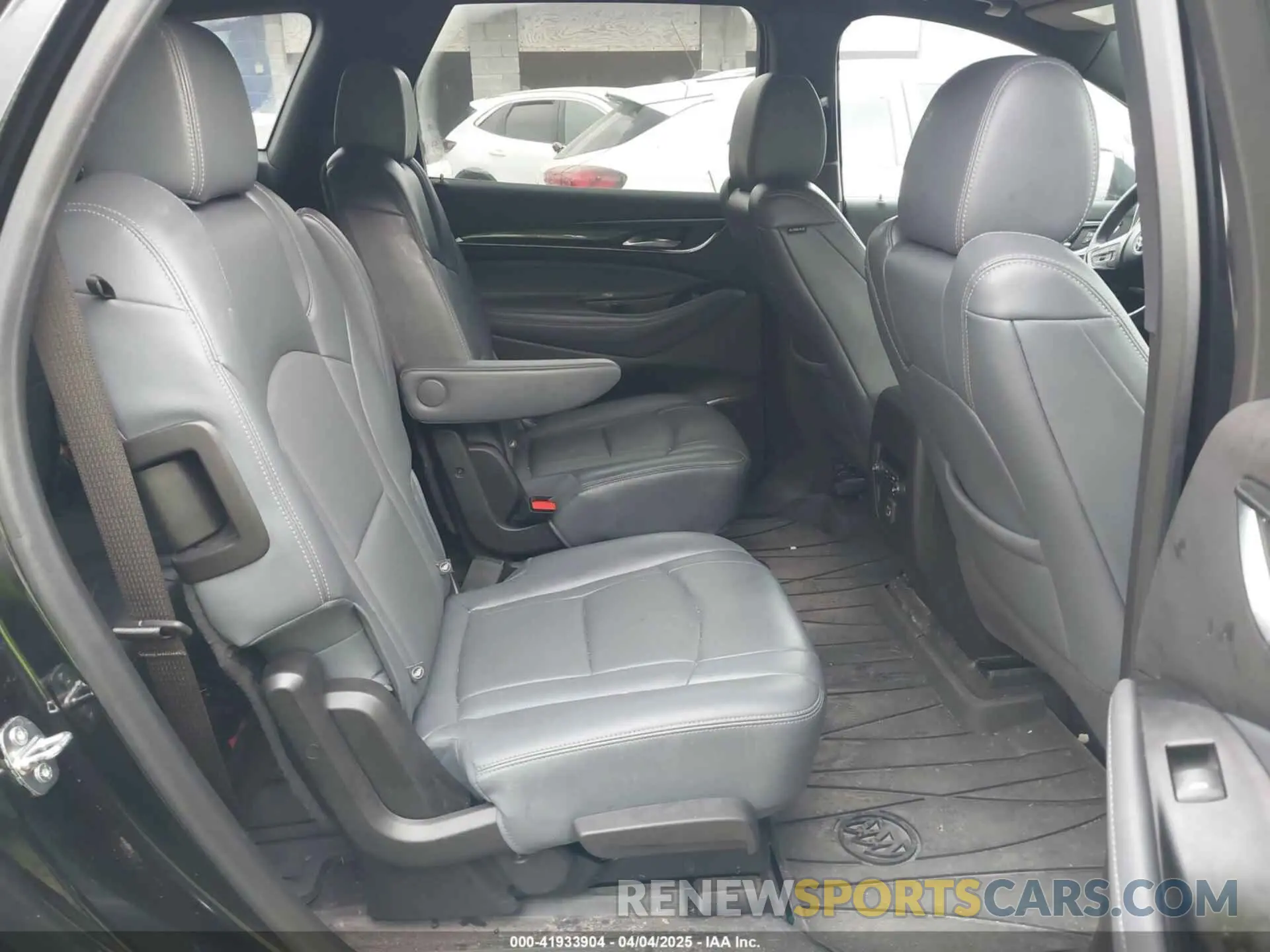 8 Фотография поврежденного автомобиля 5GAERBKW4RJ103410 BUICK ENCLAVE 2024