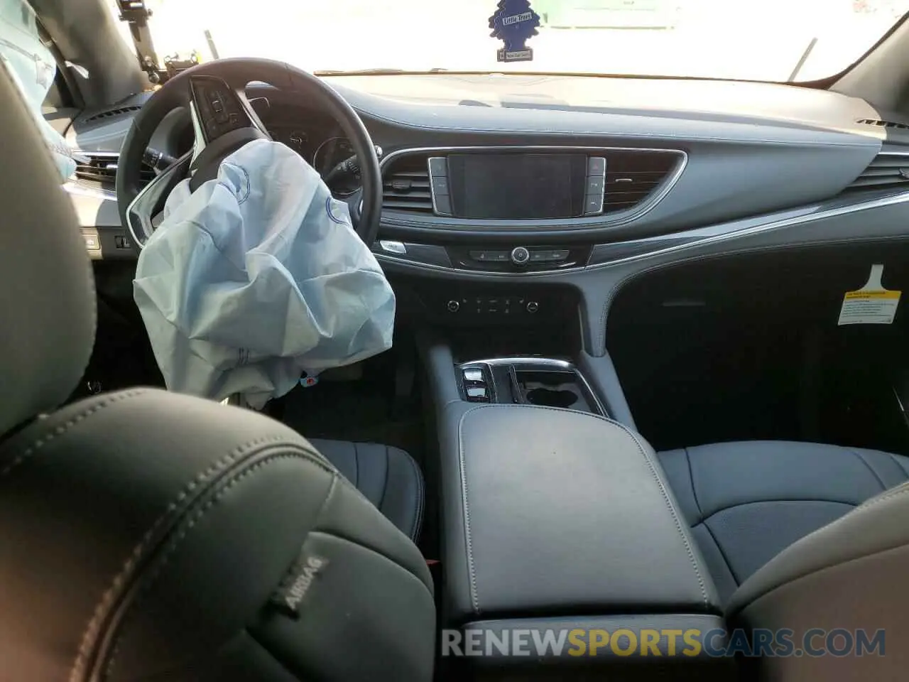 8 Фотография поврежденного автомобиля 5GAEVAKW3RJ125663 BUICK ENCLAVE 2024