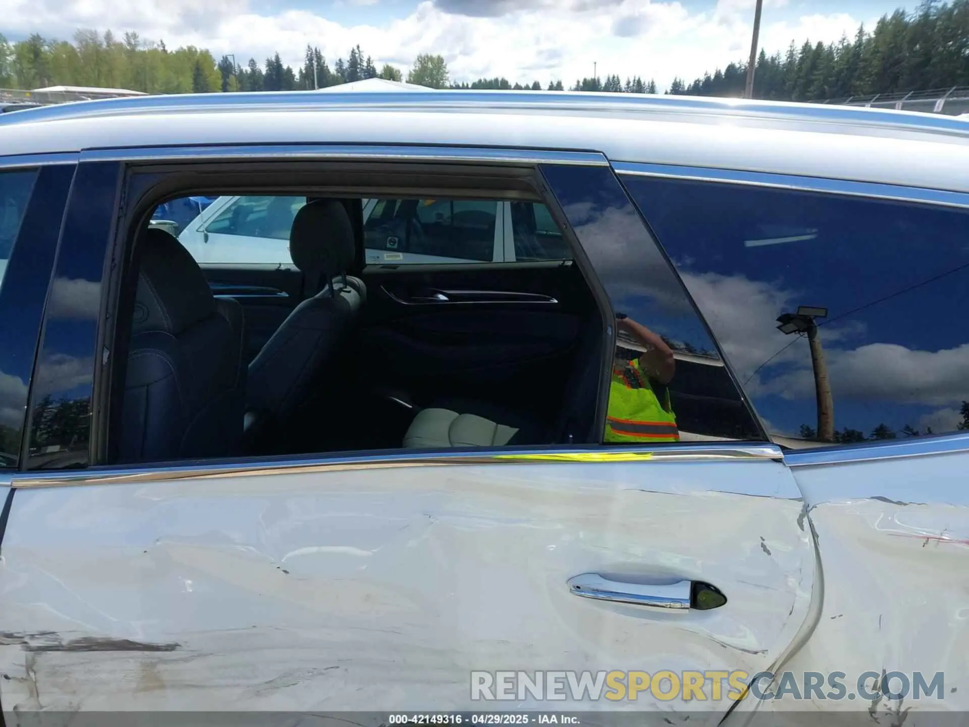 20 Фотография поврежденного автомобиля 5GAEVBKW0RJ127425 BUICK ENCLAVE 2024
