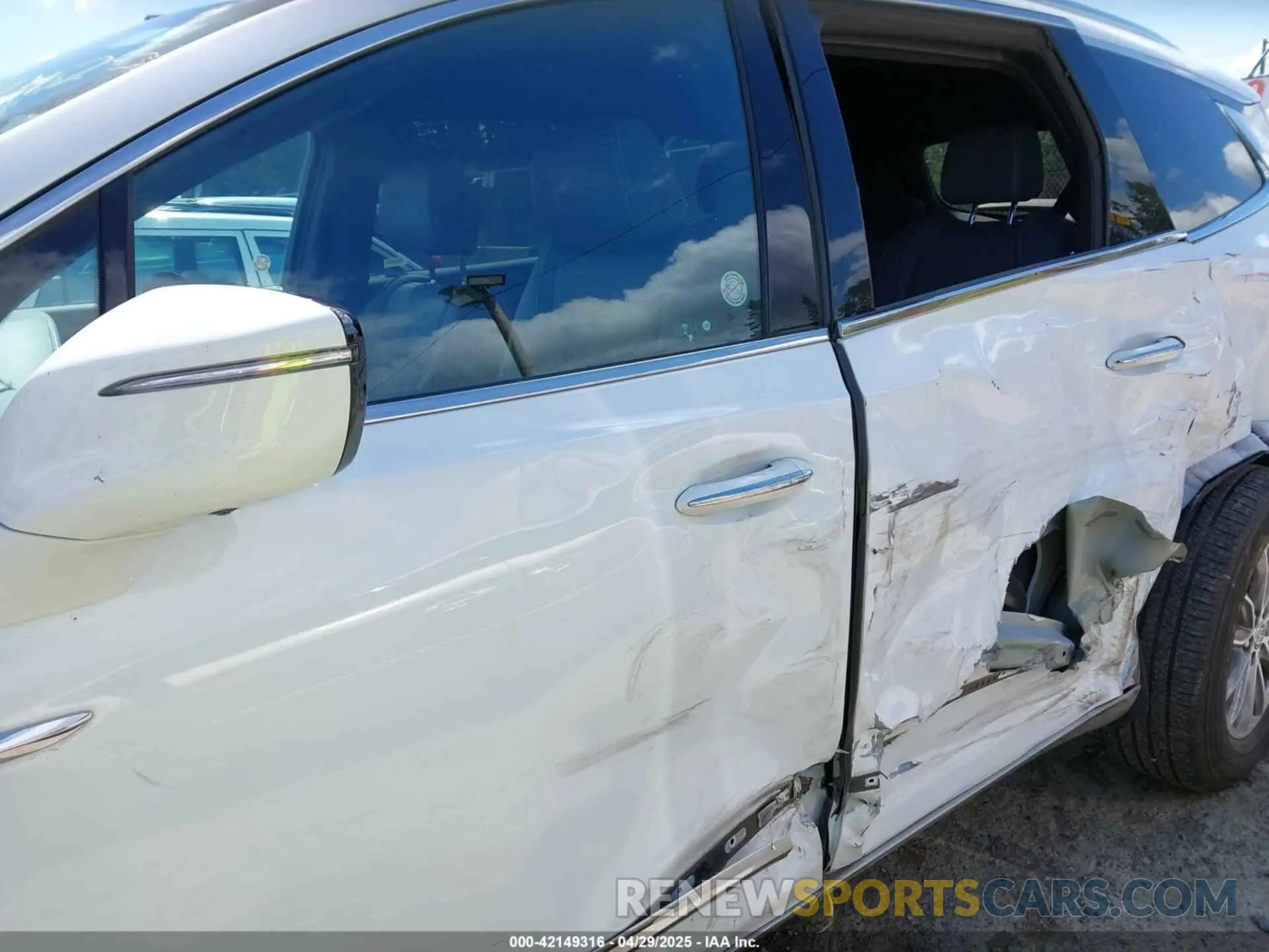 21 Фотография поврежденного автомобиля 5GAEVBKW0RJ127425 BUICK ENCLAVE 2024