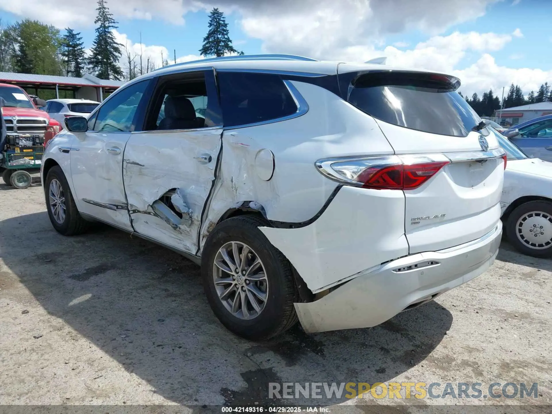 3 Фотография поврежденного автомобиля 5GAEVBKW0RJ127425 BUICK ENCLAVE 2024