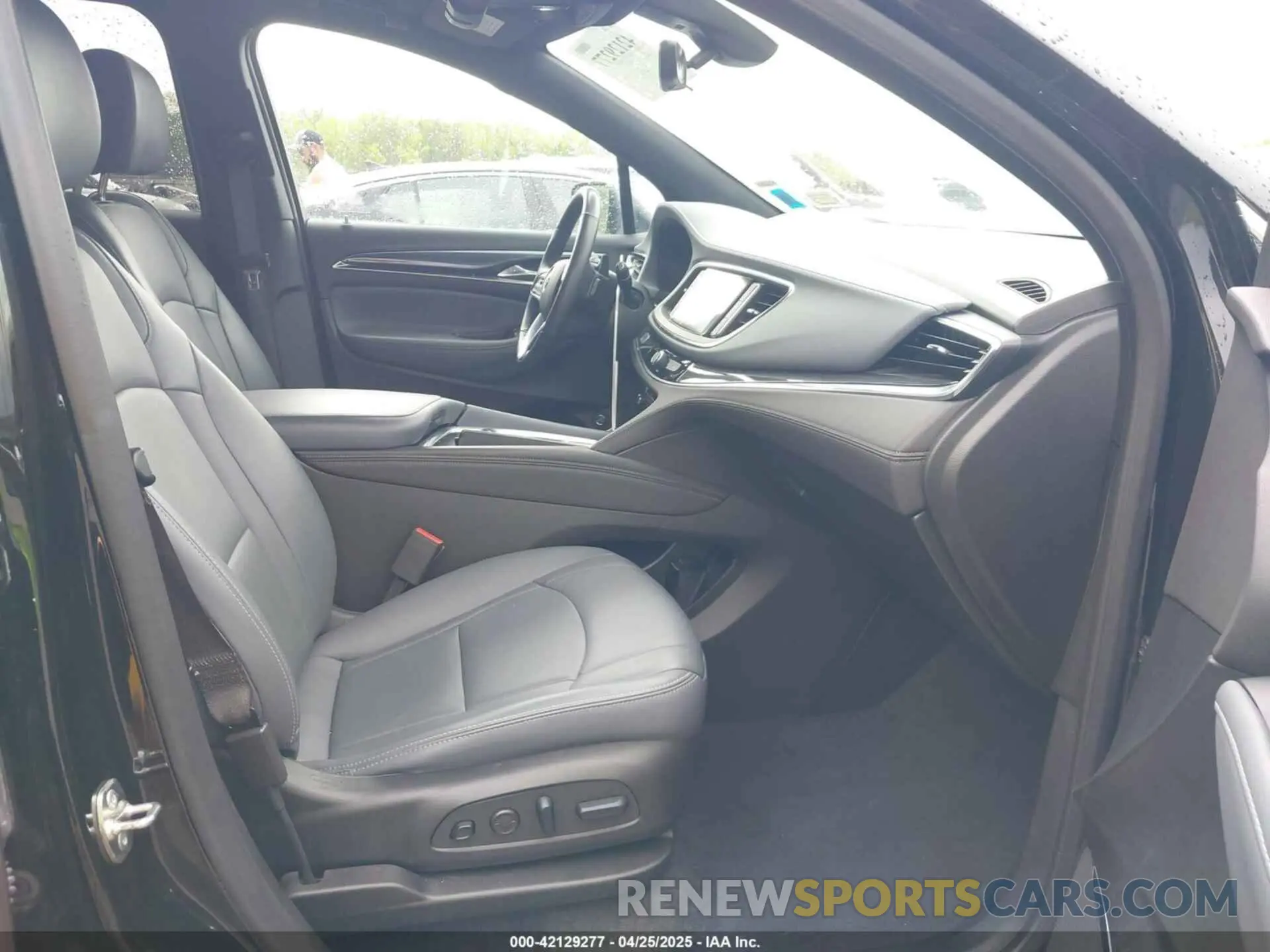 5 Photograph of a damaged car 5GAEVBKW4RJ125368 BUICK ENCLAVE 2024