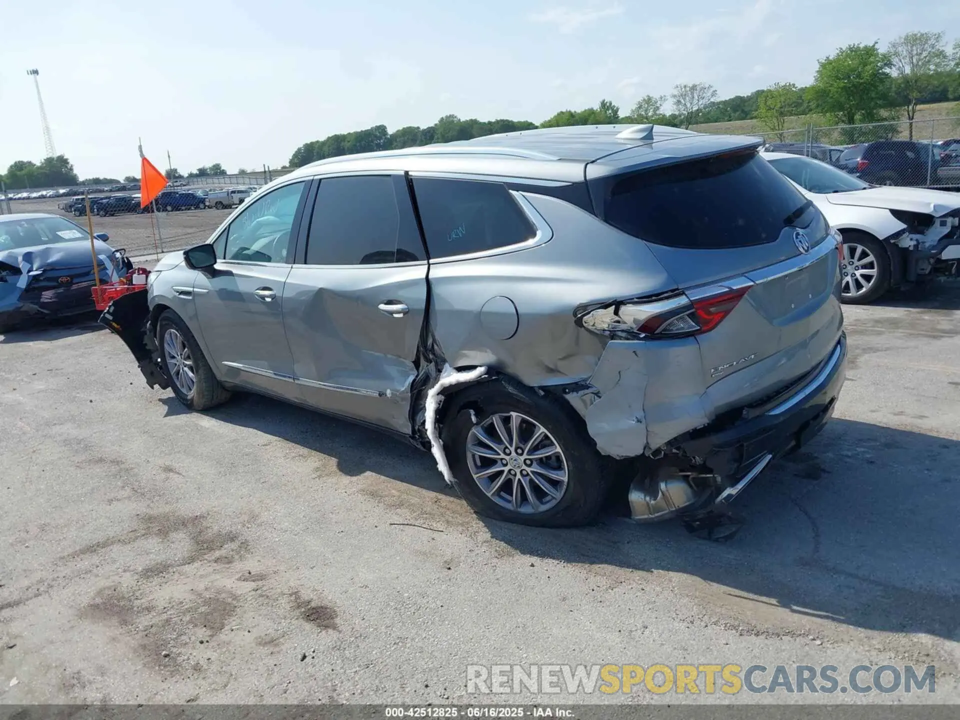 3 Фотография поврежденного автомобиля 5GAEVBKWXRJ125309 BUICK ENCLAVE 2024