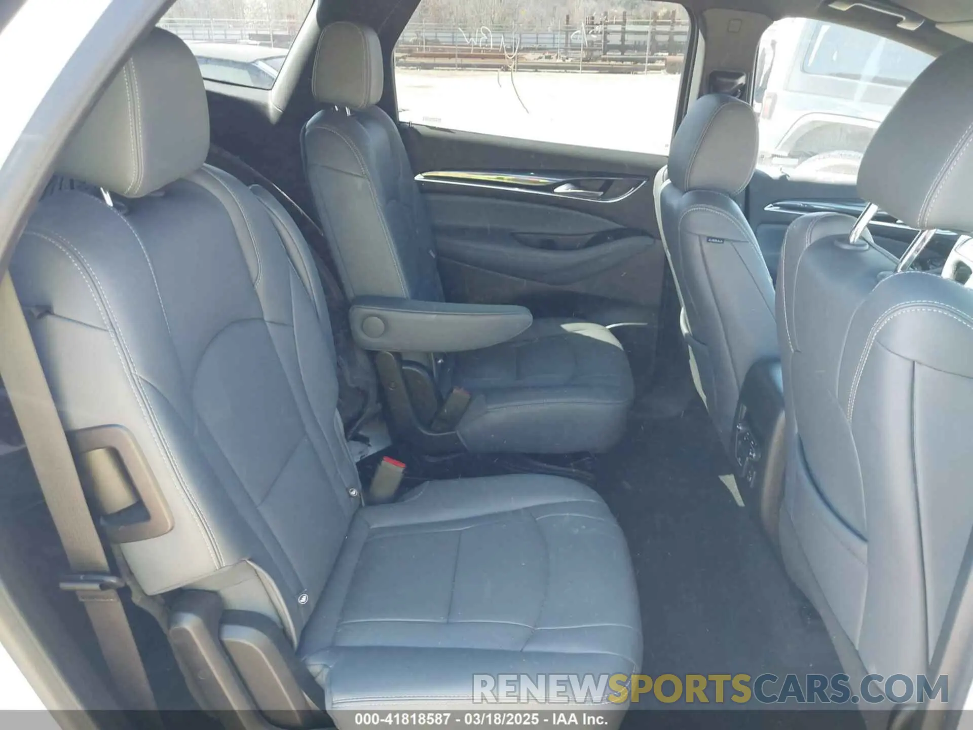 8 Фотография поврежденного автомобиля 5GAEVBKWXRJ131711 BUICK ENCLAVE 2024