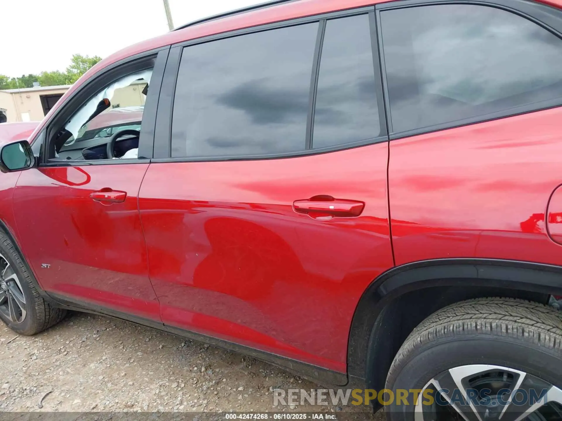 14 Photograph of a damaged car 5GAERBRS5SJ122959 BUICK ENCLAVE 2025