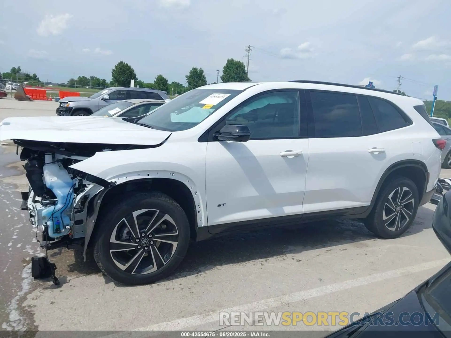 14 Photograph of a damaged car 5GAEVBRS3SJ241704 BUICK ENCLAVE 2025