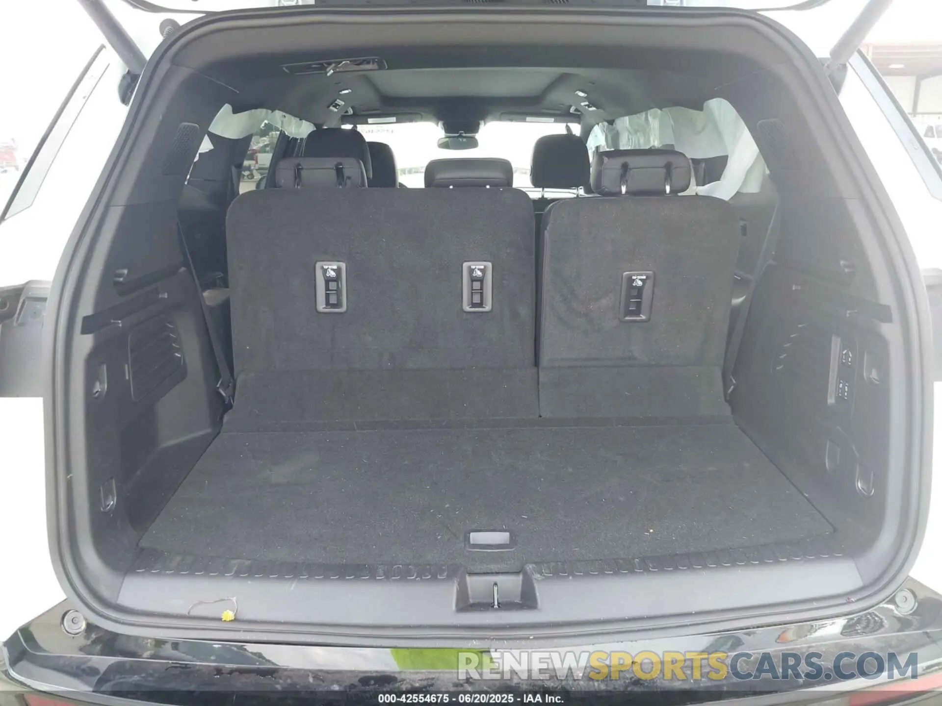 17 Photograph of a damaged car 5GAEVBRS3SJ241704 BUICK ENCLAVE 2025
