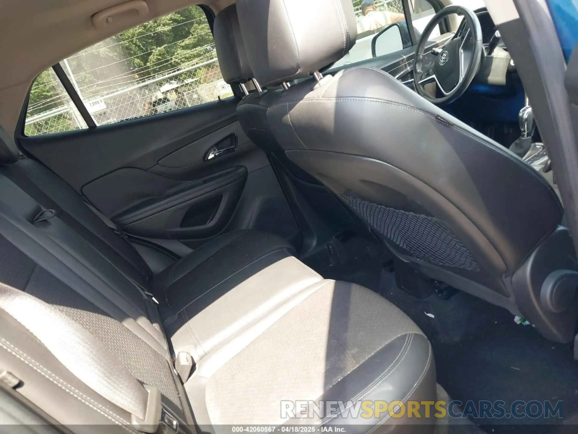 8 Фотография поврежденного автомобиля KL4CJ1SB6KB839683 BUICK ENCORE 2019