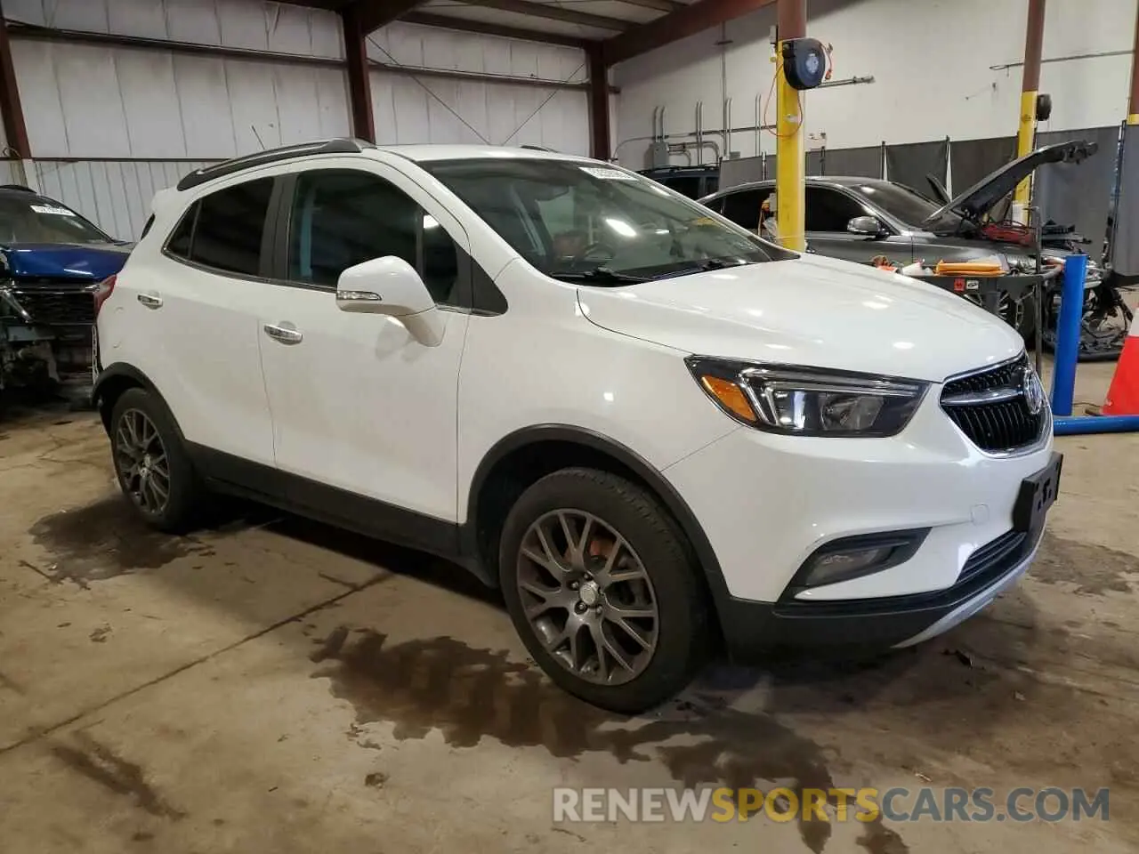 4 Фотография поврежденного автомобиля KL4CJ2SM7KB701187 BUICK ENCORE 2019
