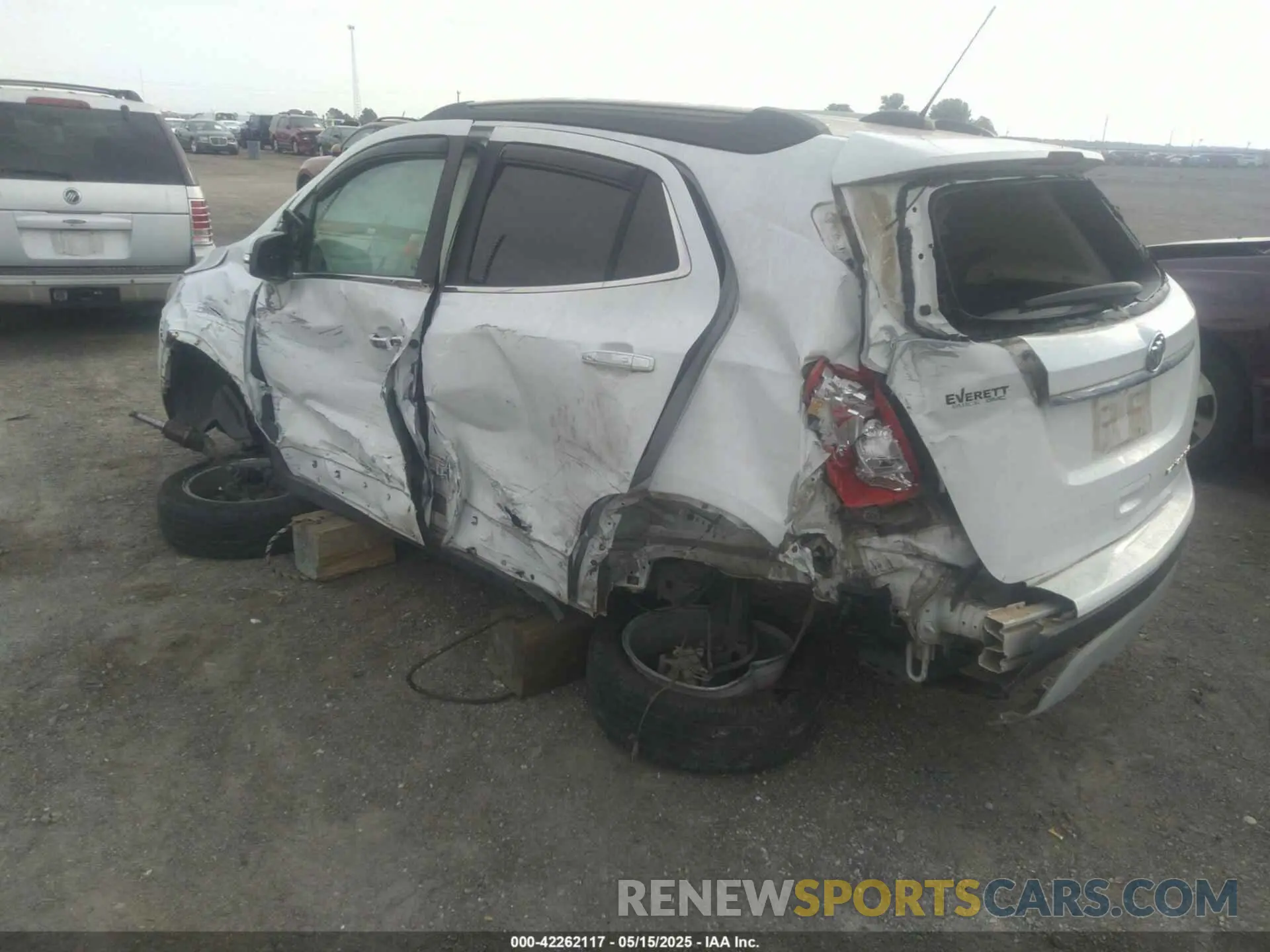3 Фотография поврежденного автомобиля KL4CJASB3KB728640 BUICK ENCORE 2019