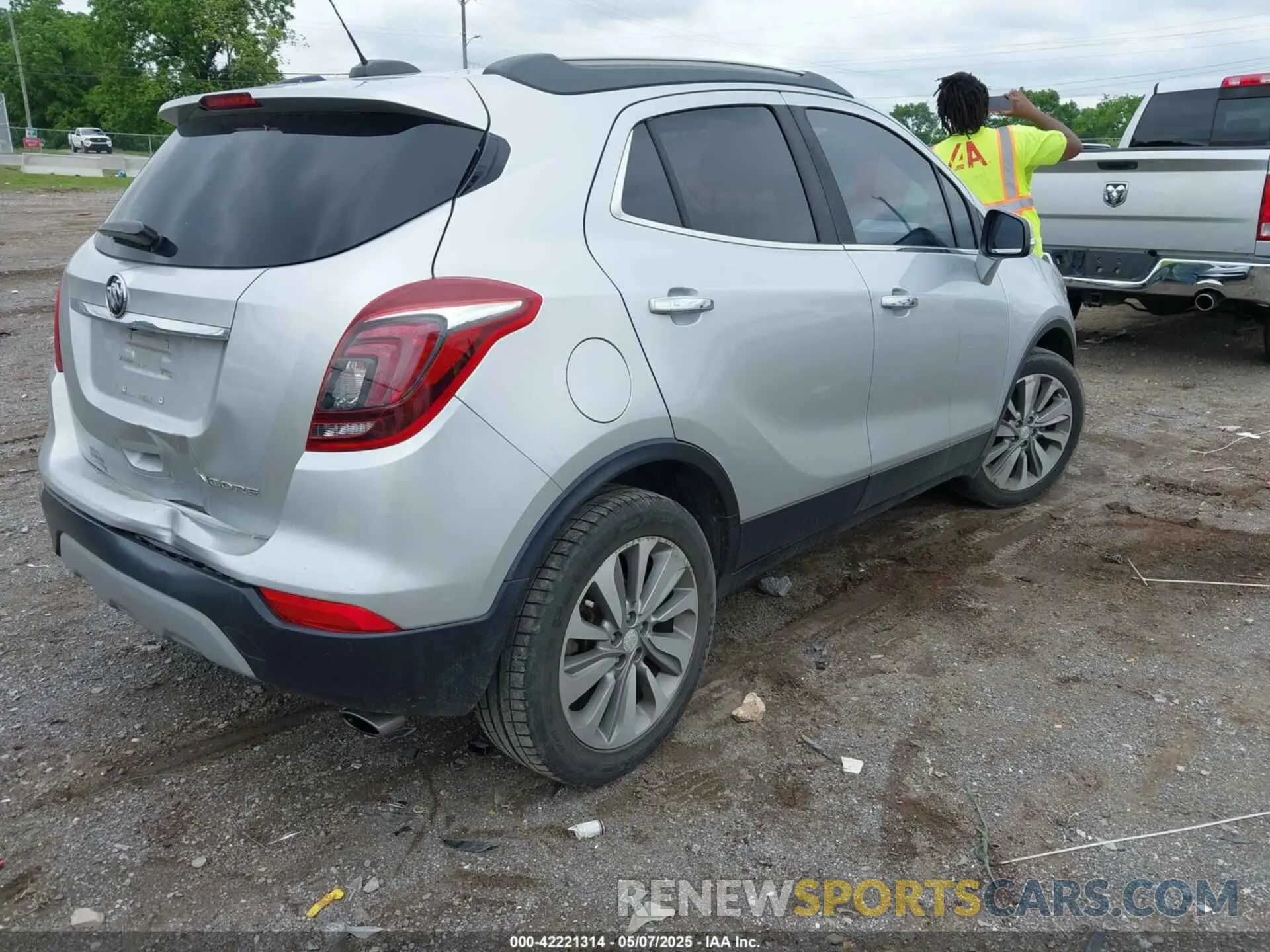 4 Фотография поврежденного автомобиля KL4CJASB3KB801862 BUICK ENCORE 2019
