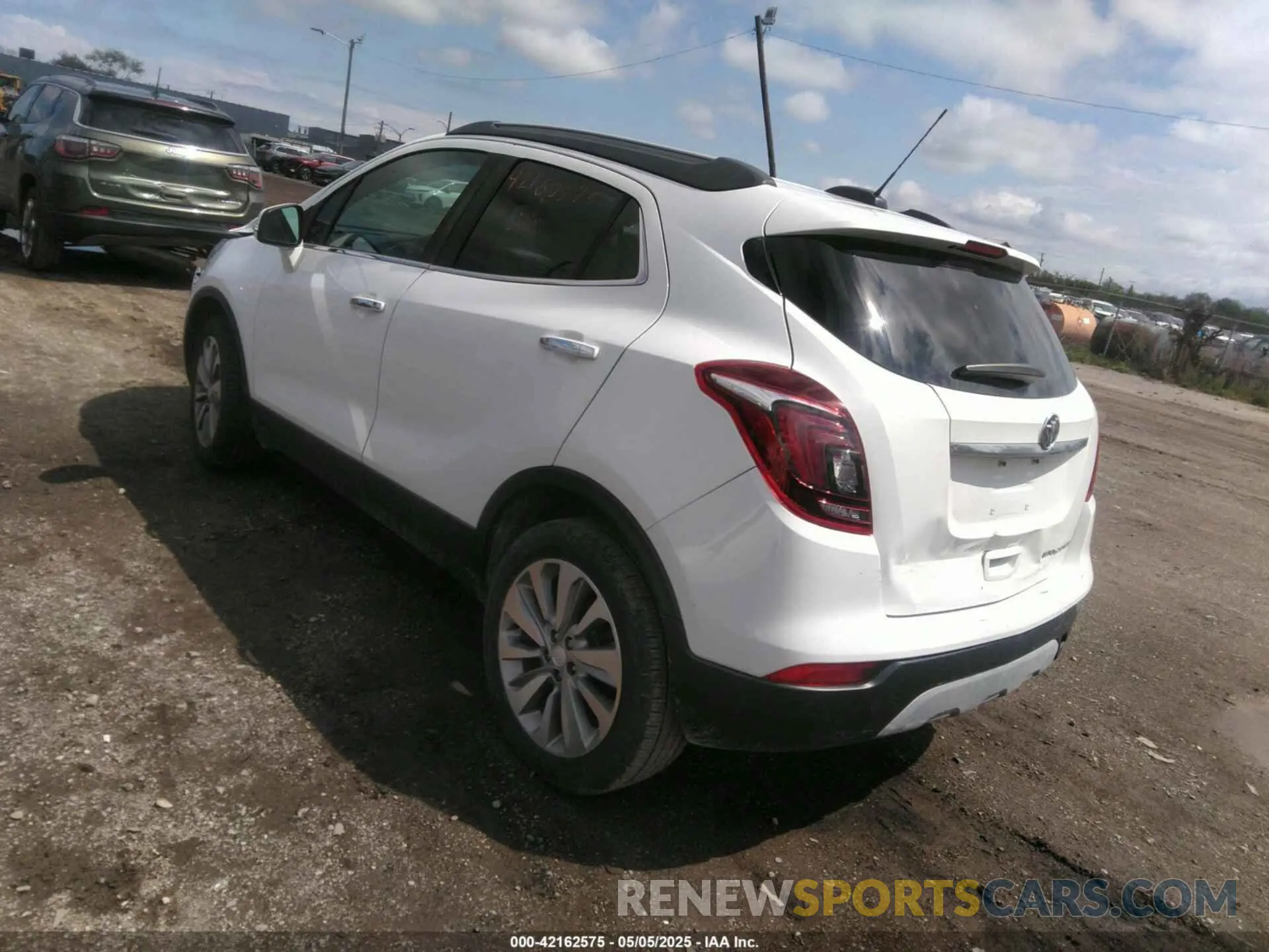 3 Фотография поврежденного автомобиля KL4CJASB3KB823957 BUICK ENCORE 2019