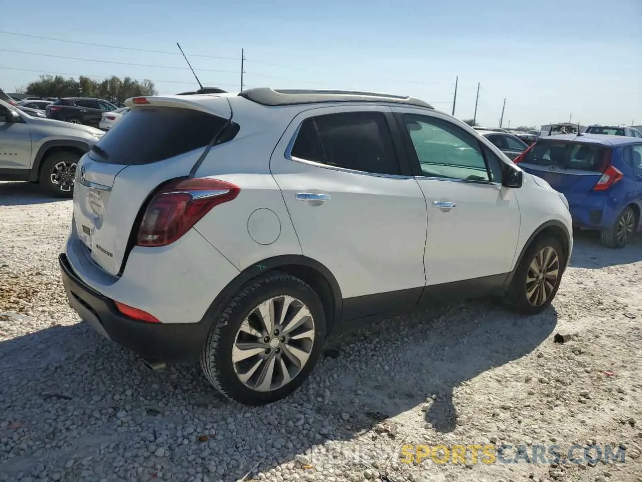 3 Фотография поврежденного автомобиля KL4CJASB3KB908863 BUICK ENCORE 2019