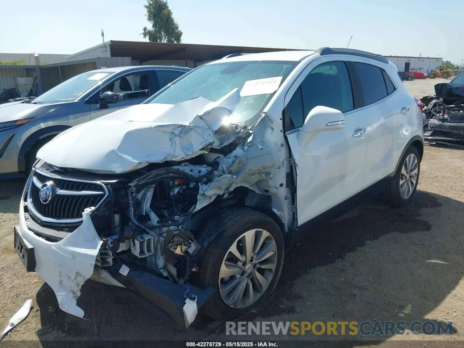 2 Фотография поврежденного автомобиля KL4CJASB4KB825233 BUICK ENCORE 2019