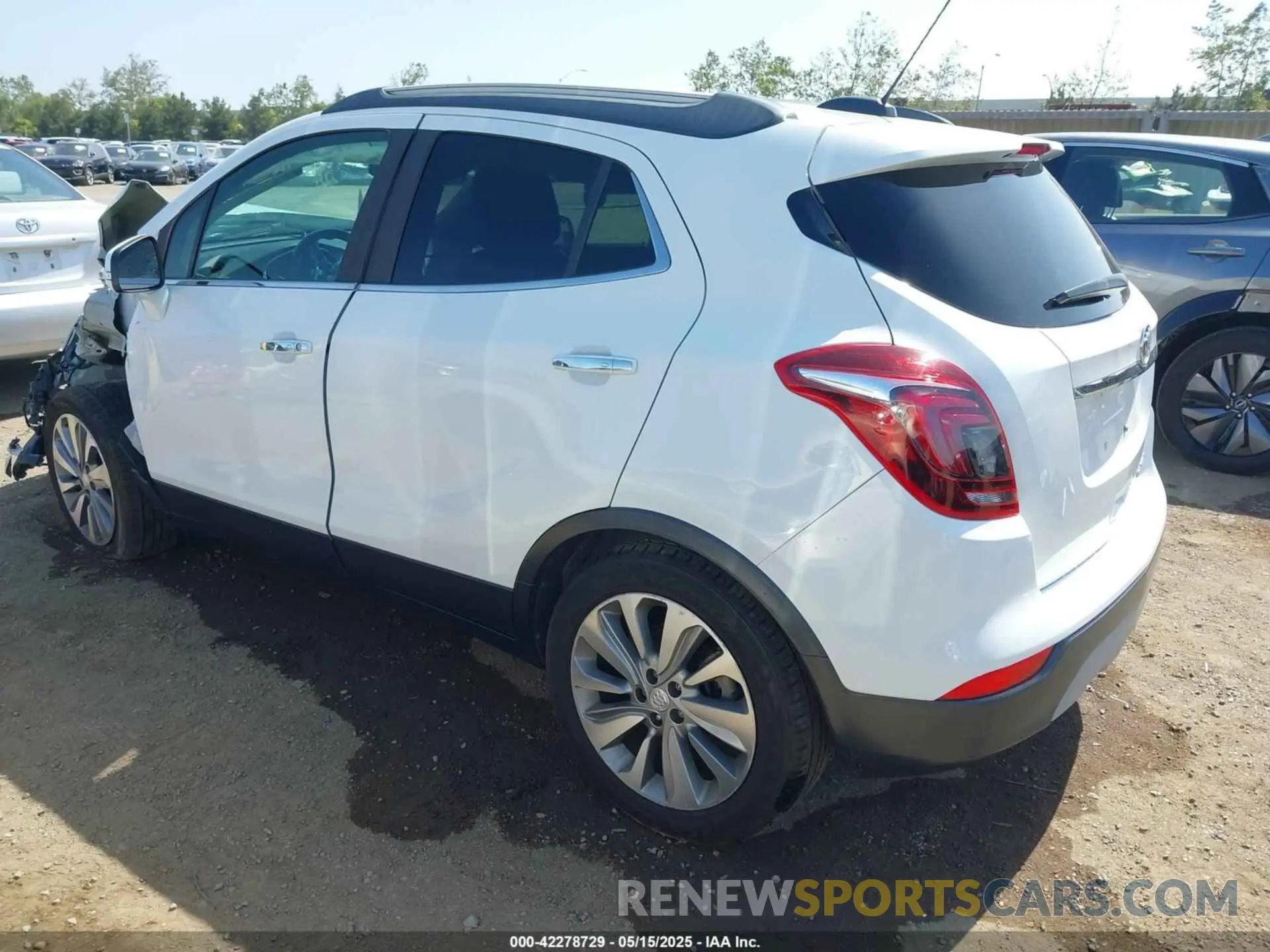 3 Фотография поврежденного автомобиля KL4CJASB4KB825233 BUICK ENCORE 2019