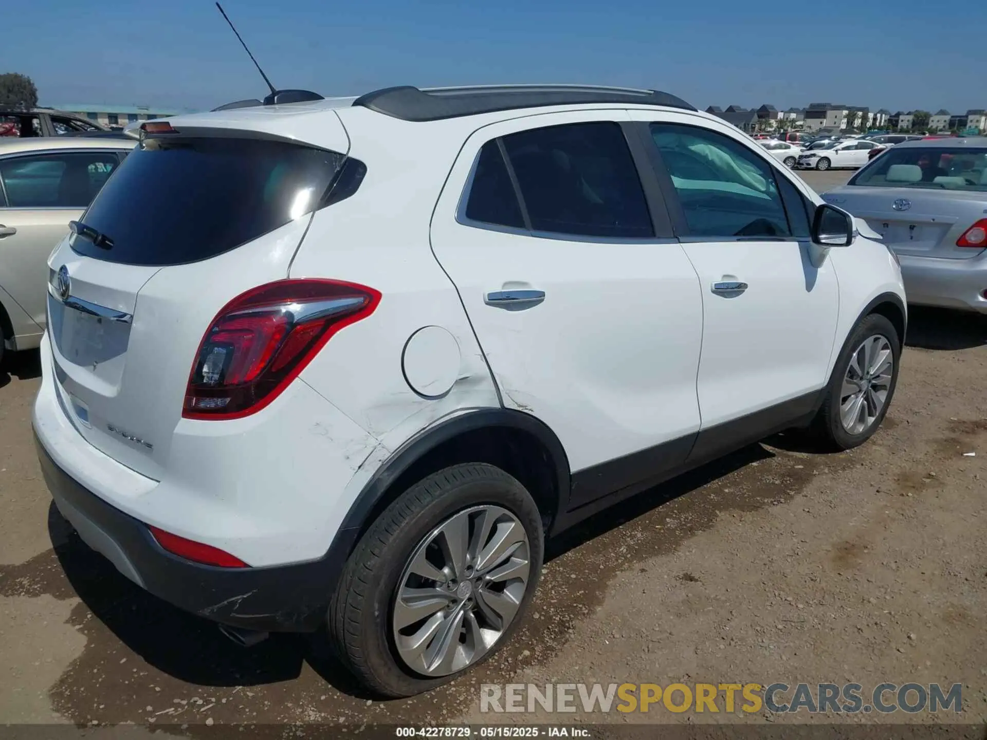 4 Фотография поврежденного автомобиля KL4CJASB4KB825233 BUICK ENCORE 2019